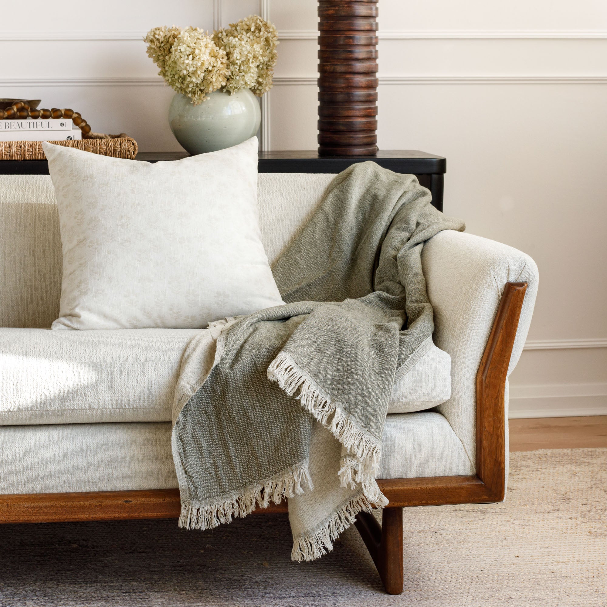 Soft & Cozy Alba Throw Blanket in Olive Green - Perfect for Sofa, Bed & Outdoor Use - Lightweight & Warm Knit Blanket for Home Decor & Gifts