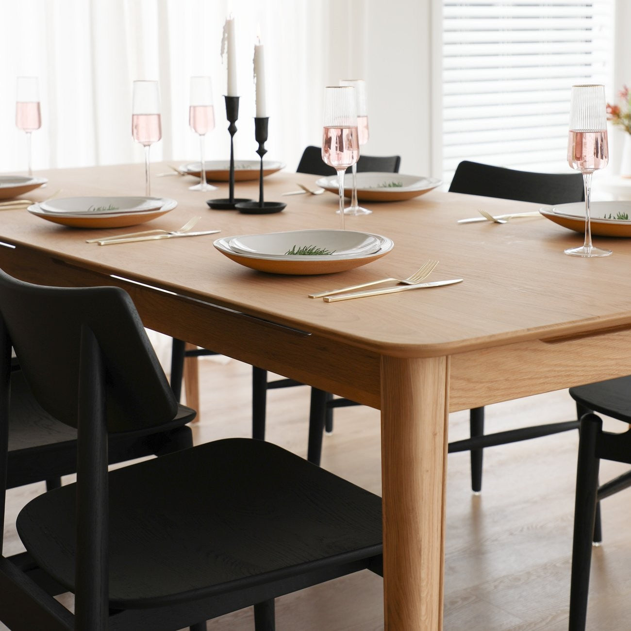 Rokke 220cm Oak Dining Table – Solid Wood Modern Farmhouse Style for Large Dining Rooms & Open Concept Spaces