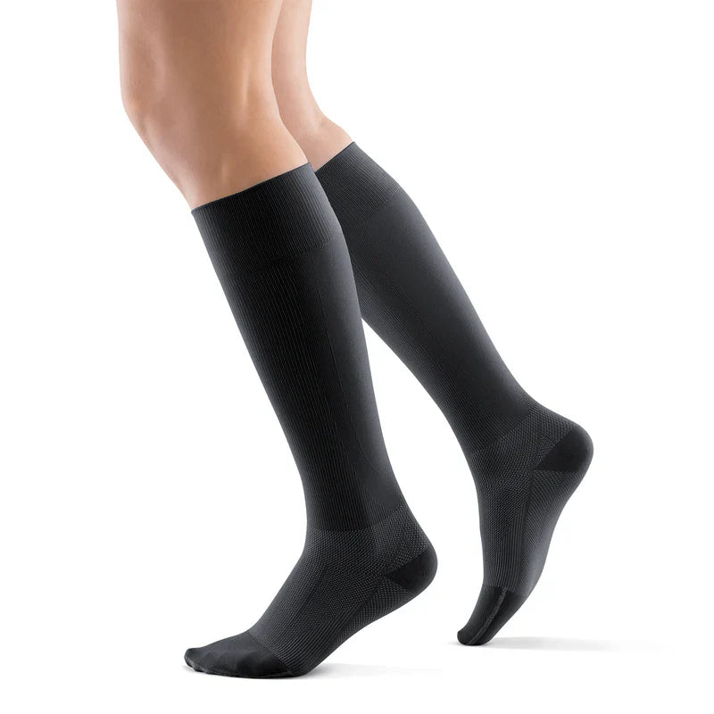 Bauerfeind Performance Compression Socks 20-30 mmHg for Running, Travel & Recovery - Medical Grade Support for Athletes & Nurses