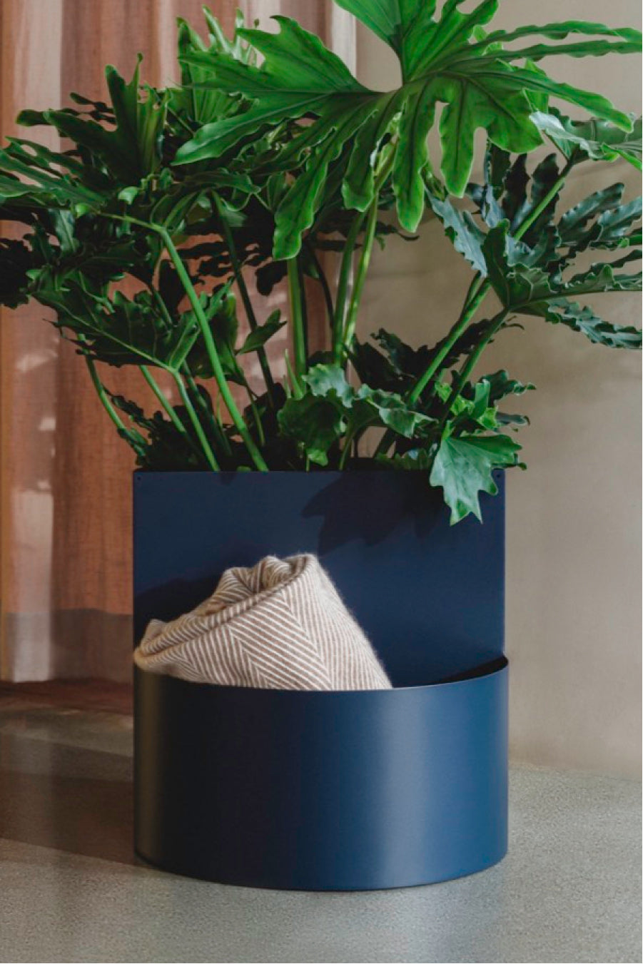 Blue Owal Plant Pot - Modern Decorative Flower Pot for Indoor & Outdoor Plants, Succulents, Herbs - Perfect for Home, Office, Garden Decor