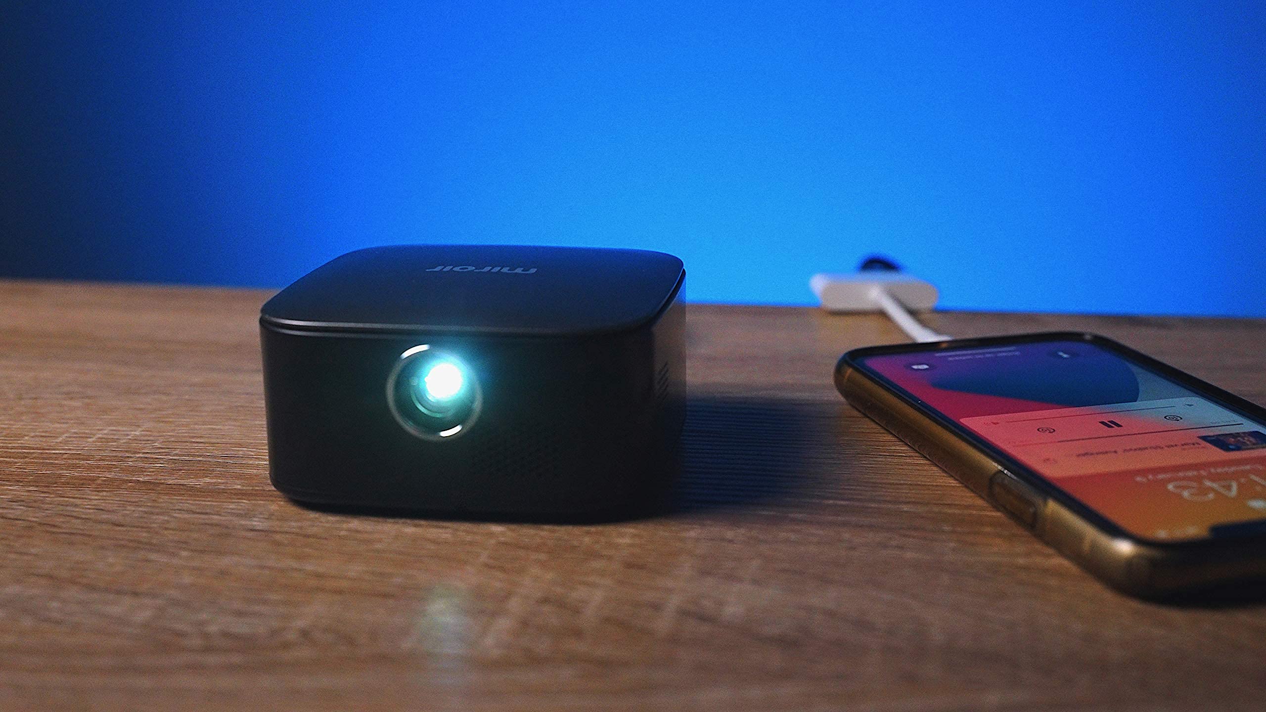 Miroir M75 Portable Projector - 50