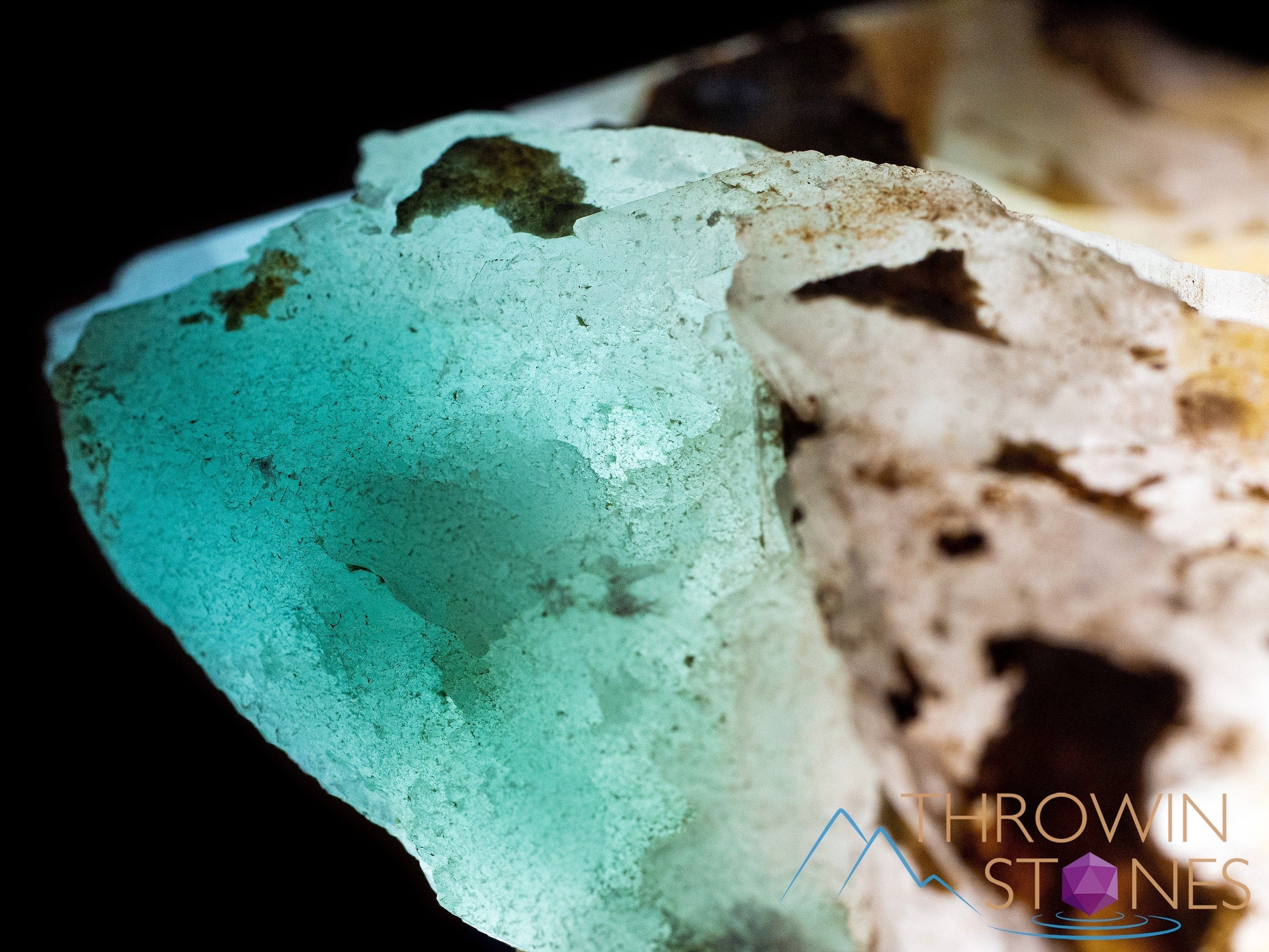 Natural Raw Quartz Crystal with Copper Fuchsite - Healing Stone for Home Decor, Housewarming Gift, Meditation & Spiritual Energy (Great for Office Desk, Living Room, Yoga Space)