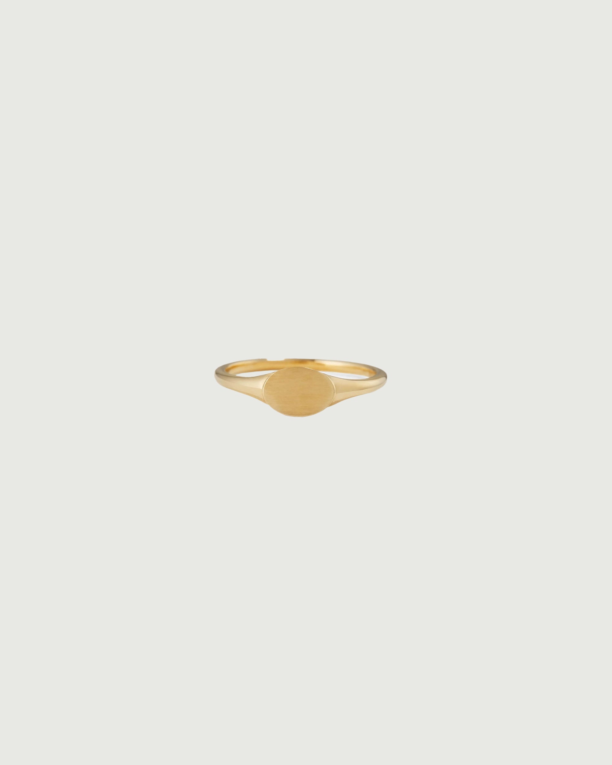 Elegant Gold Signet Ring for Men & Women - Personalized Engraved Initials - Vintage & Modern Style - Perfect for Weddings, Gifts & Everyday Wear