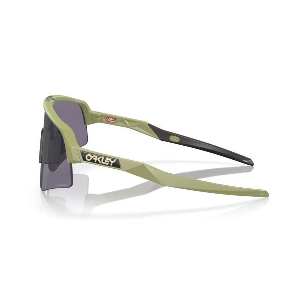 Oakley Sutro Lite Sweep Sunglasses 0OO9465 946527 - Polarized Sports Sunglasses for Cycling, Running & Outdoor Activities - UV Protection & Lightweight Frame
