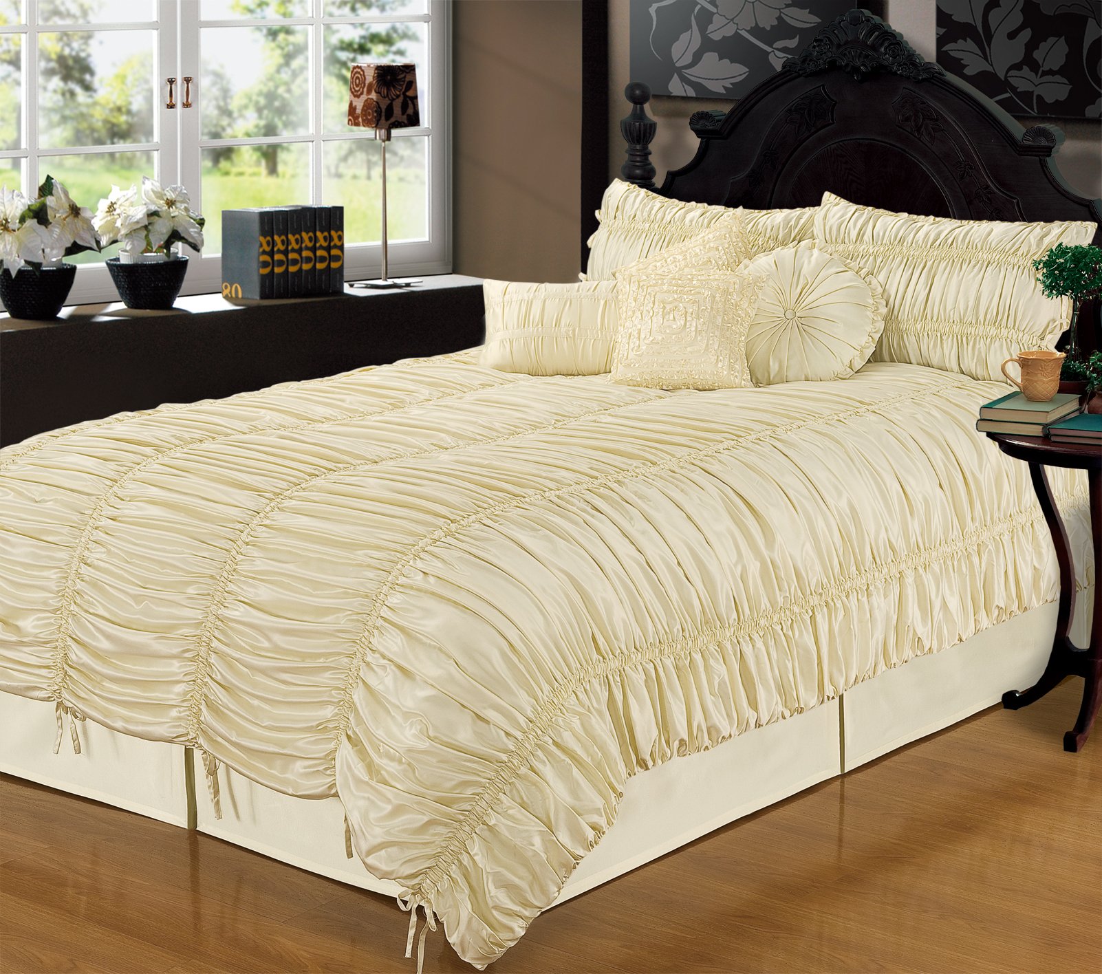 La Rochelle Sophia 4-Piece Queen Coverlet Set in Champagne - Luxury Bedding for Master Bedrooms & Guest Rooms