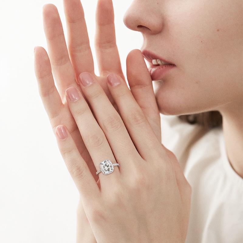 4CT Premium Moissanite Halo Engagement Ring for Women - Sparkling Diamond Alternative Wedding Band, Perfect for Proposals, Anniversaries & Special Occasions