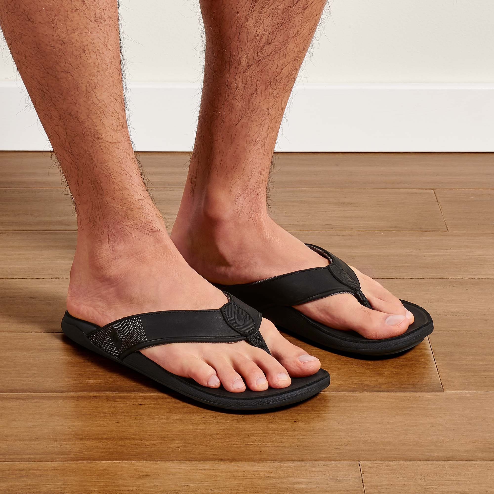 Premium Tuahine Men's Leather Beach Sandals - Comfortable Black Leather Flip Flops for Summer, Vacation & Outdoor Activities