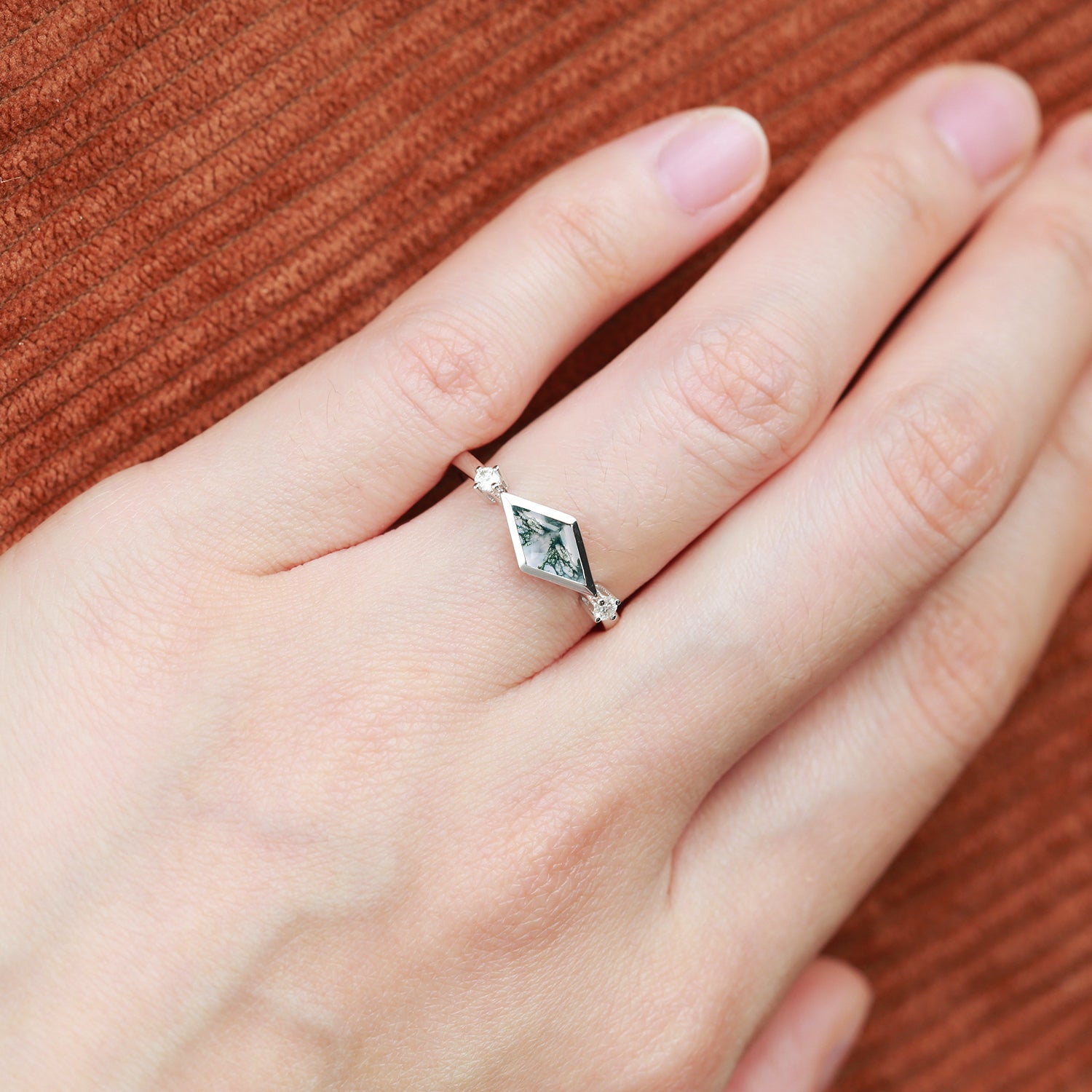 East West Moss Agate Rhombus Cut Bezel Set Ring - Dainty Minimalist Jewelry for Women - Perfect for Everyday Wear, Boho Style Outfits & Gift Giving