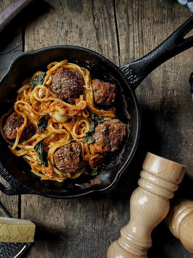 Petromax Cast Iron Fire Skillet with Removable Handle - Perfect for Camping, Grilling & Outdoor Cooking