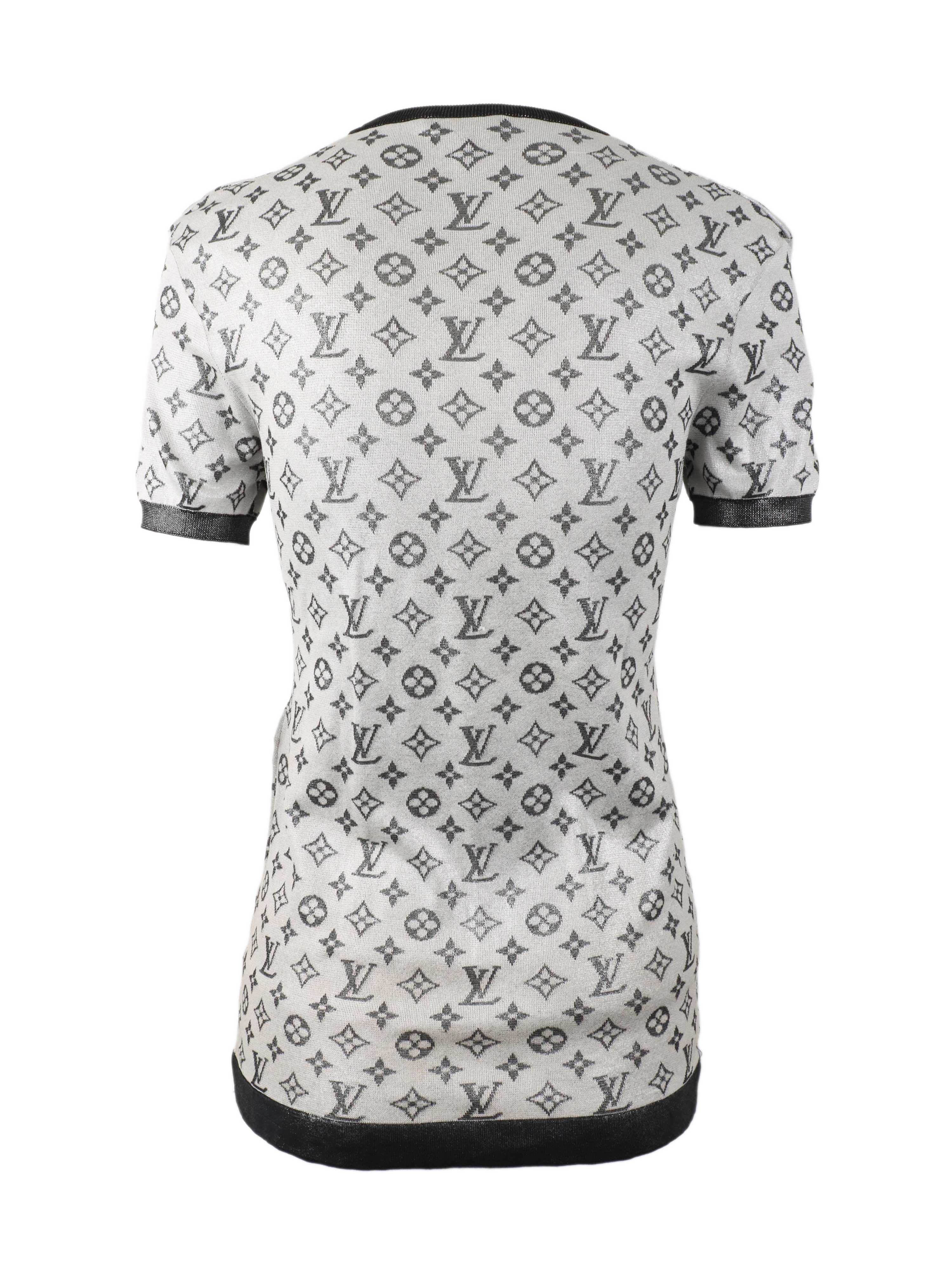 Authentic Louis Vuitton Silver Logo Cotton T-Shirt for Men - Luxury Casual Wear for Street Style & Everyday Fashion