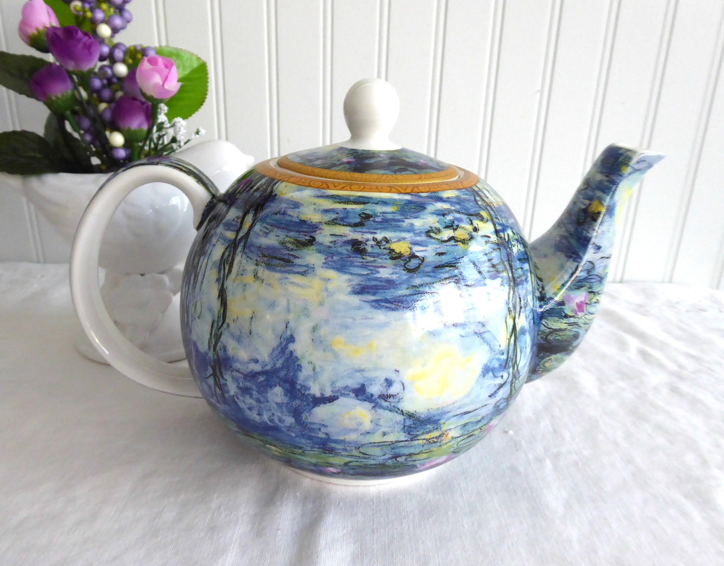 Monet Water Lilies Teapot - 40oz (6 Cups) Blue Ceramic Teapot with Gift Box - Inspired by Claude Monet's Paintings - Perfect for Afternoon Tea, Bridal Showers & French-Themed Decor