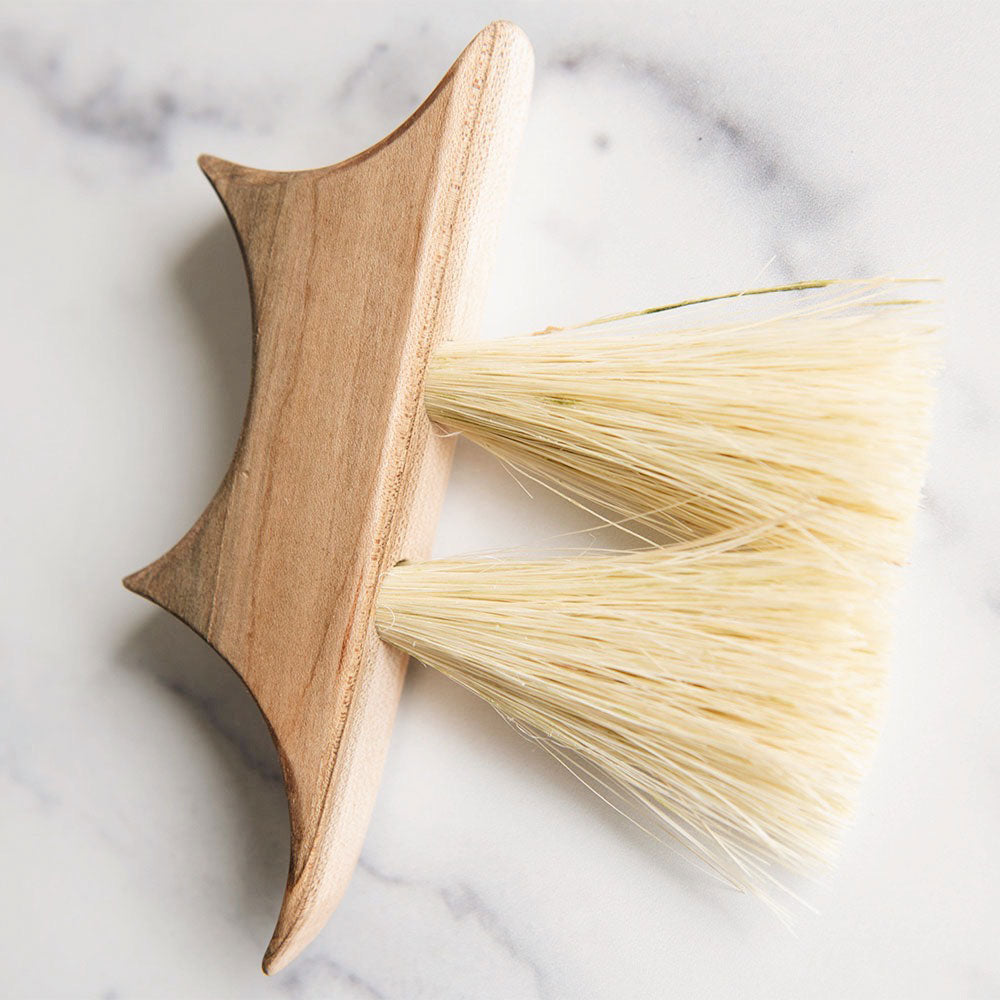 MT1005 Small Wooden Counter Brush - Compact Cleaning Tool for Kitchen, Bathroom & Office Surfaces - Ideal for Dusting, Sweeping & Debris Removal