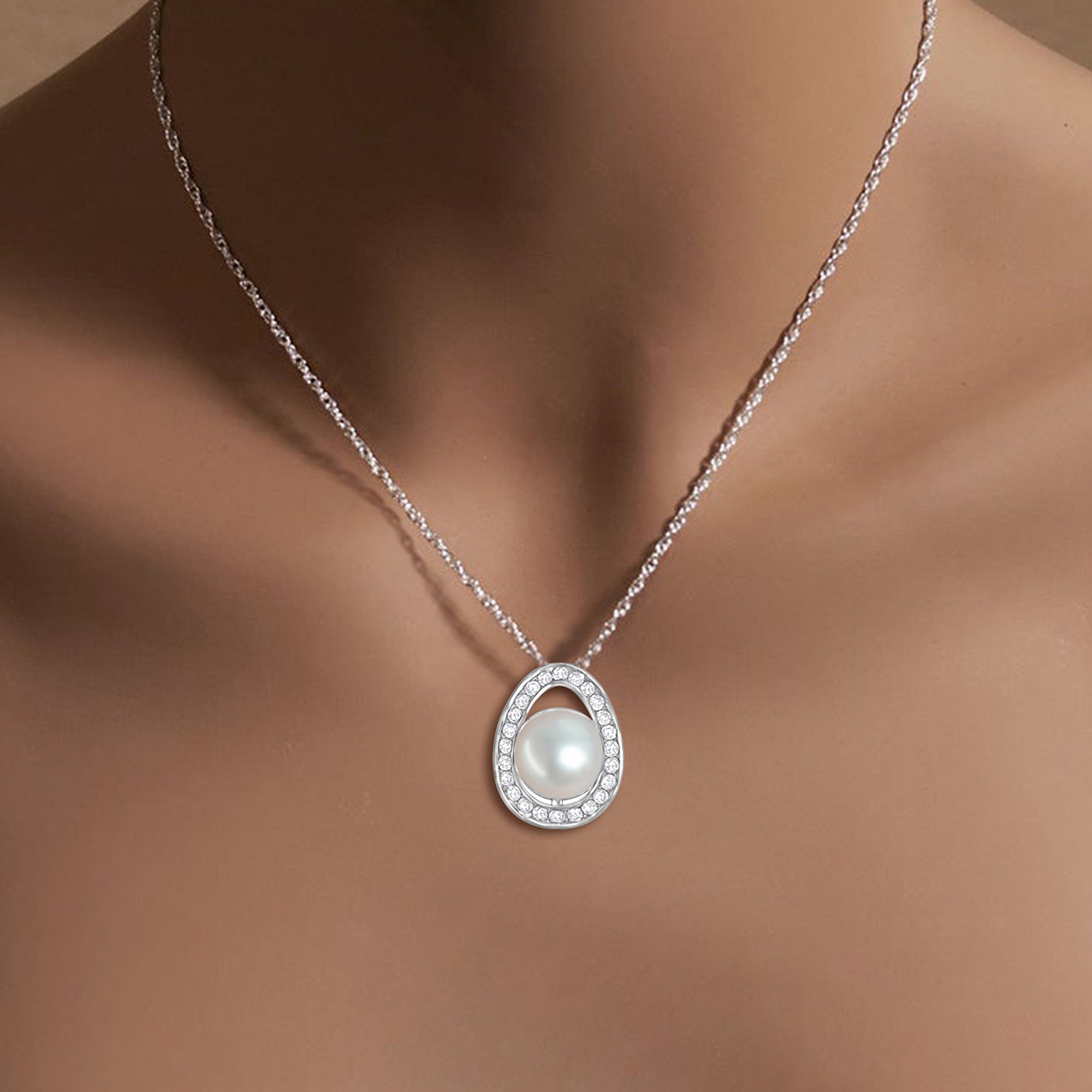 Elegant 18k White Gold Freshwater Pearl & Diamond Halo Necklace .90cttw - Perfect for Weddings, Anniversaries & Special Occasions