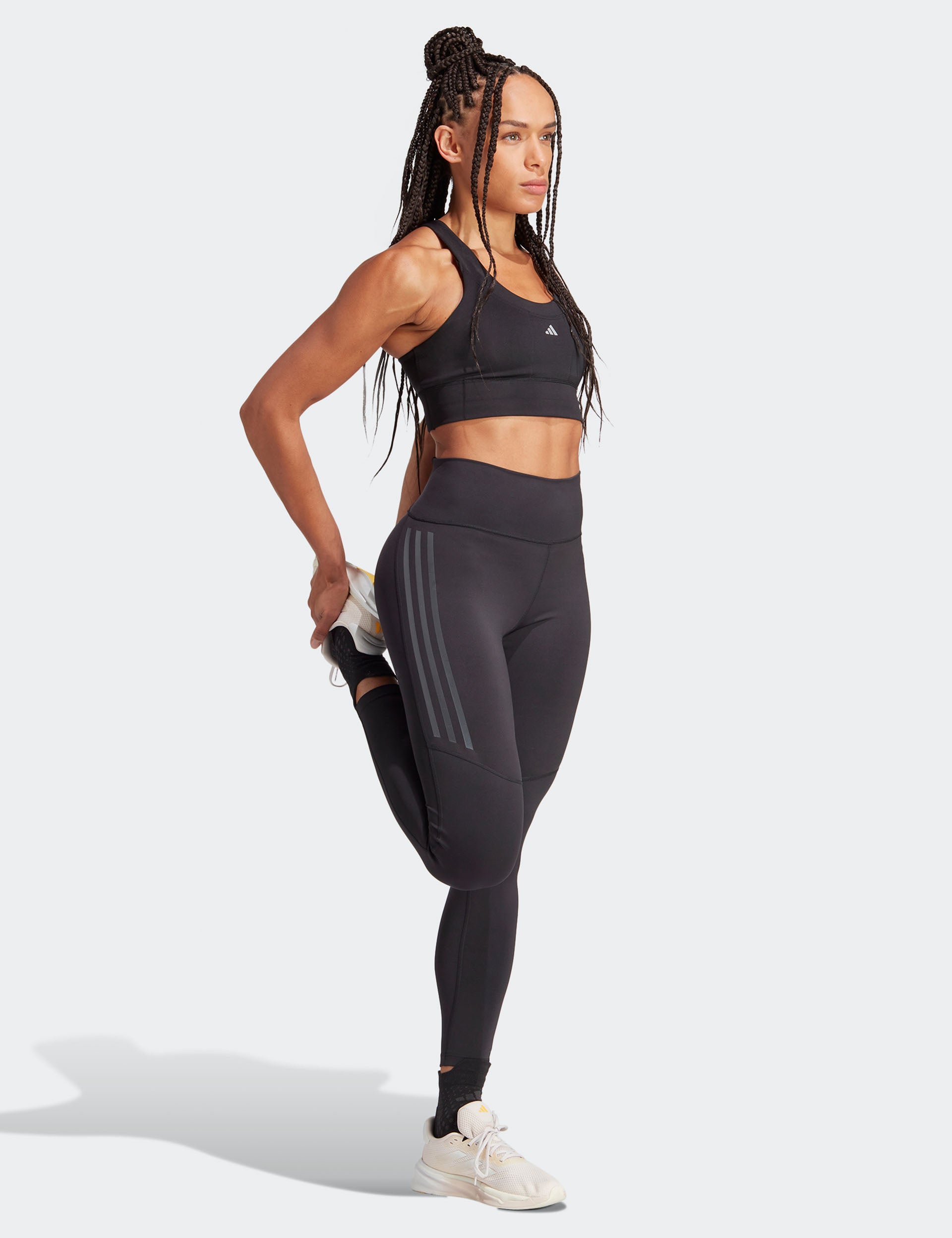 Run Pocket Medium Support Bra - Black | Comfortable & Supportive Sports Bra for Running, Yoga & Workouts