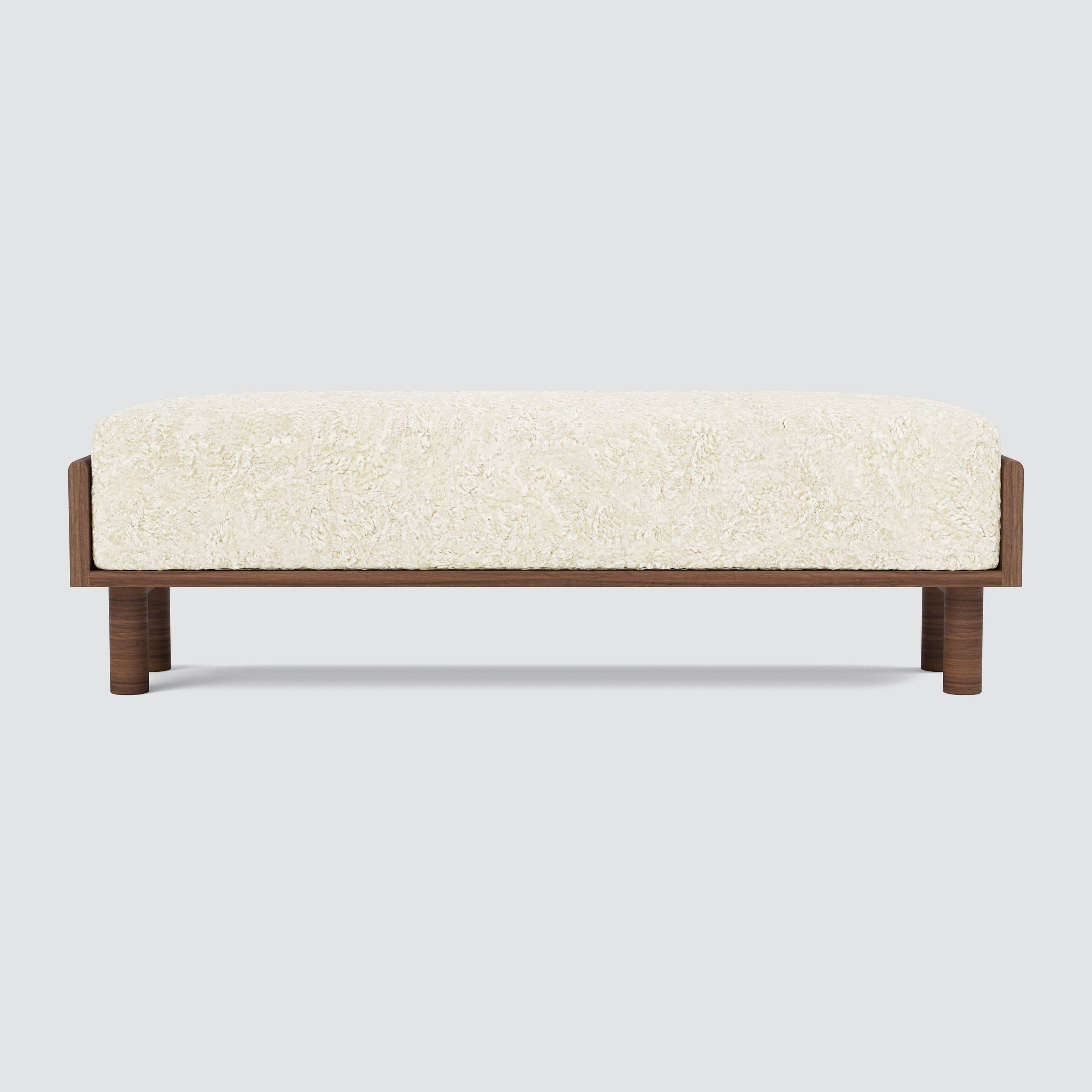 Premium Shearling Bench with Helm Design - Cozy & Stylish Seating for Living Room, Bedroom, or Entryway