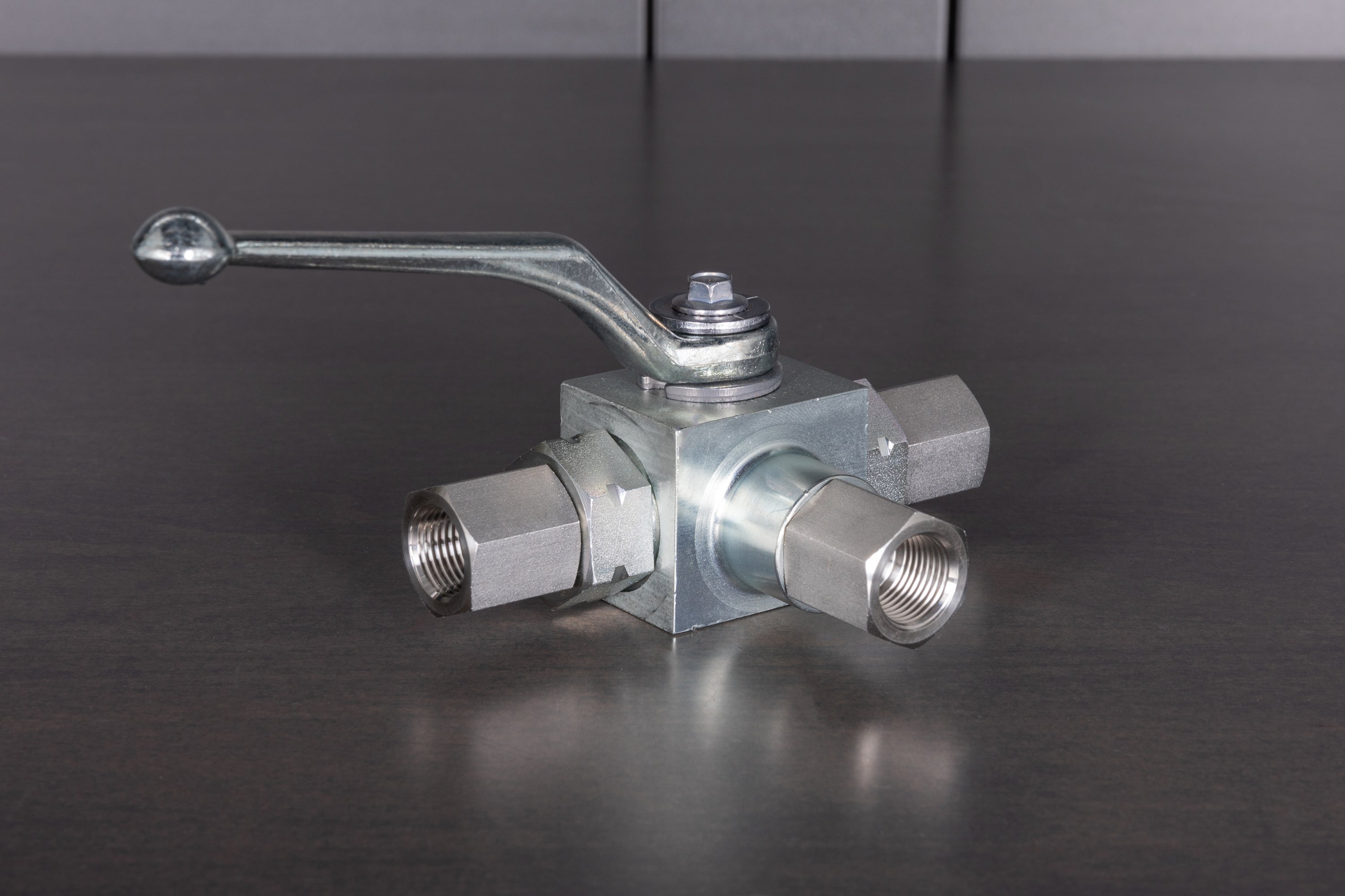 High Pressure 3 Way Valve - Brass Ball Valve for Water, Gas & Oil - Perfect for Plumbing, Irrigation & Industrial Applications
