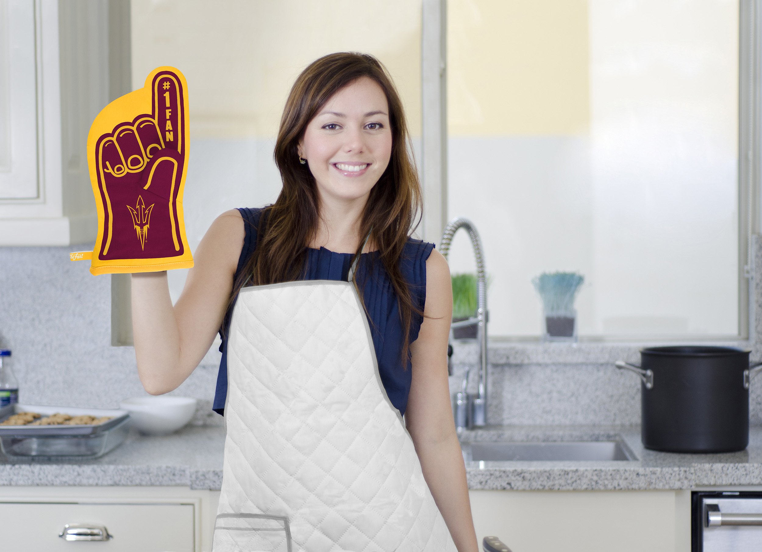 YouTheFan NCAA #1 Heat Resistant Oven Mitt - Best Kitchen Glove for Baking, Grilling & Cooking - Perfect for College Sports Fans & Home Chefs
