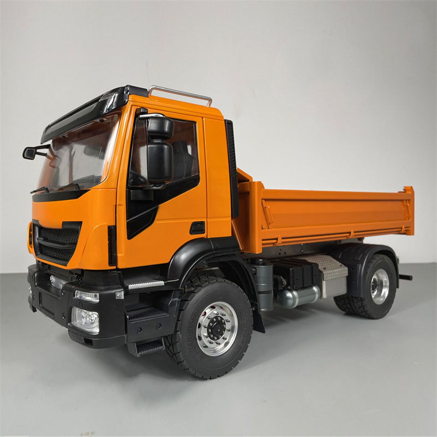 1/14 Scale Metal 4x2 RC Hydraulic Dump Truck - 2 Speed Radio Controlled Tipper Truck - PNP Version Painted Assembled Hobby Model for Construction Site Play & Collection