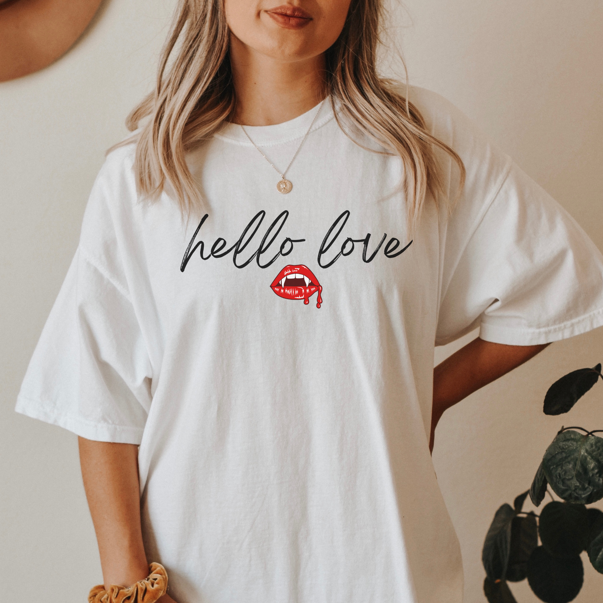 Hello Love Shirt - Klaus Mikaelson The Originals TVD Vampire T-Shirt - Perfect Gift for Vampire Diaries Fans & Supernatural Lovers - Great for Cosplay, Conventions & Fan Events