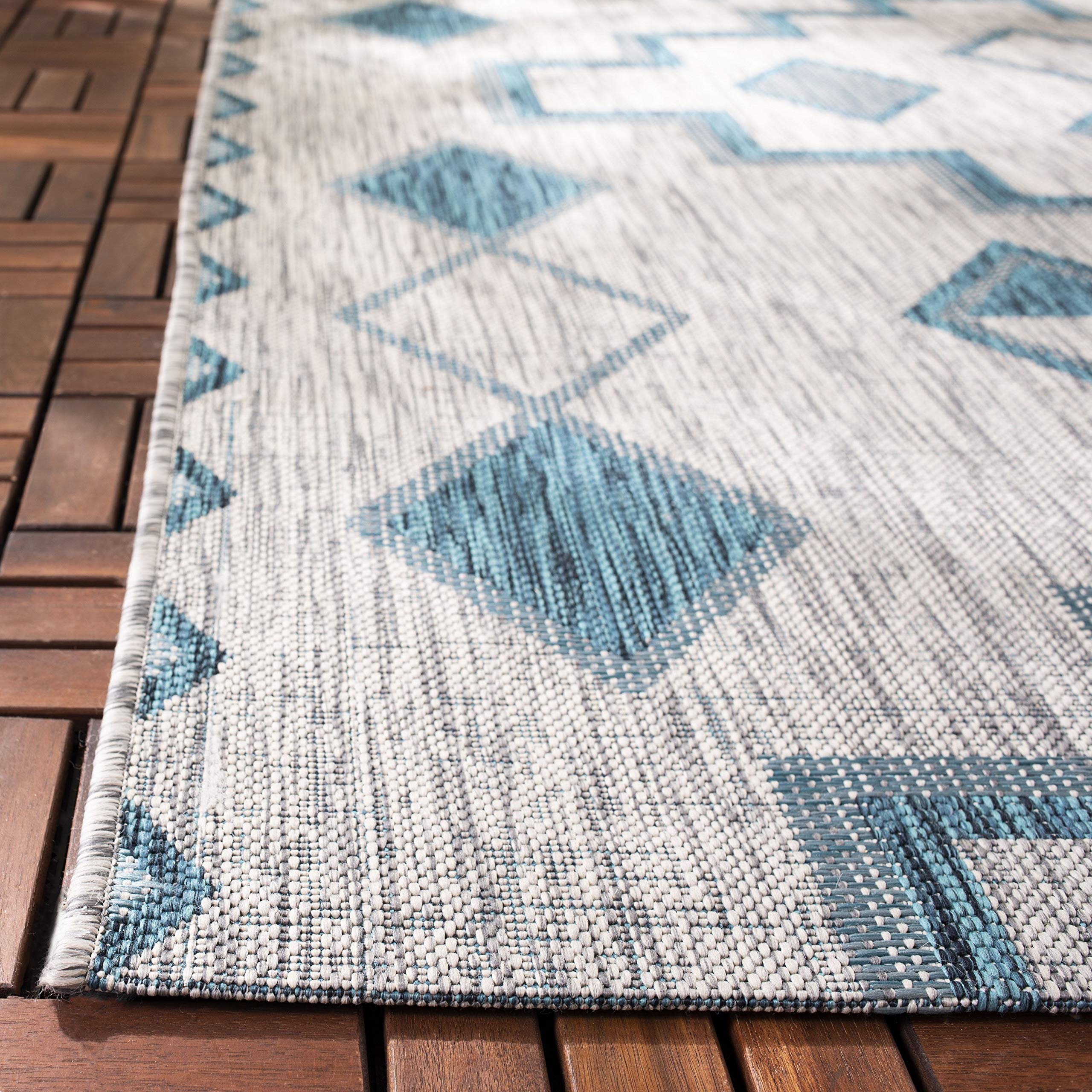 SAFAVIEH Courtyard Collection 6'7