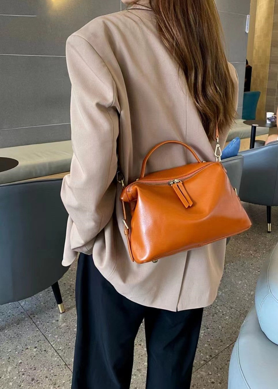 Stylish Convertible Shoulder Bag for Women - Crossbody, Tote & Backpack - Perfect for Work, Travel & Daily Use