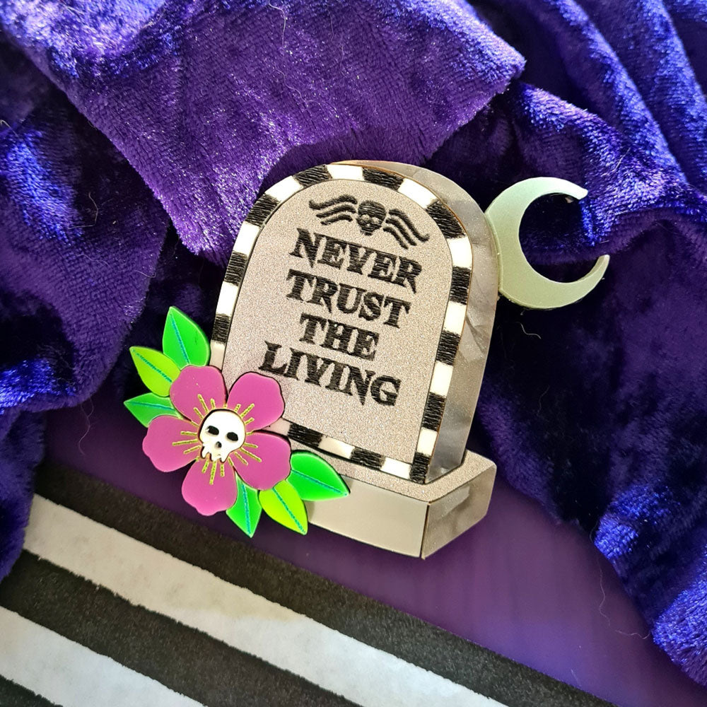 Beetle Juice Gravestone Necklace - Gothic Jewelry for Women - Unique Halloween & Cosplay Accessory - Perfect for Tim Burton Fans & Alternative Fashion Lovers