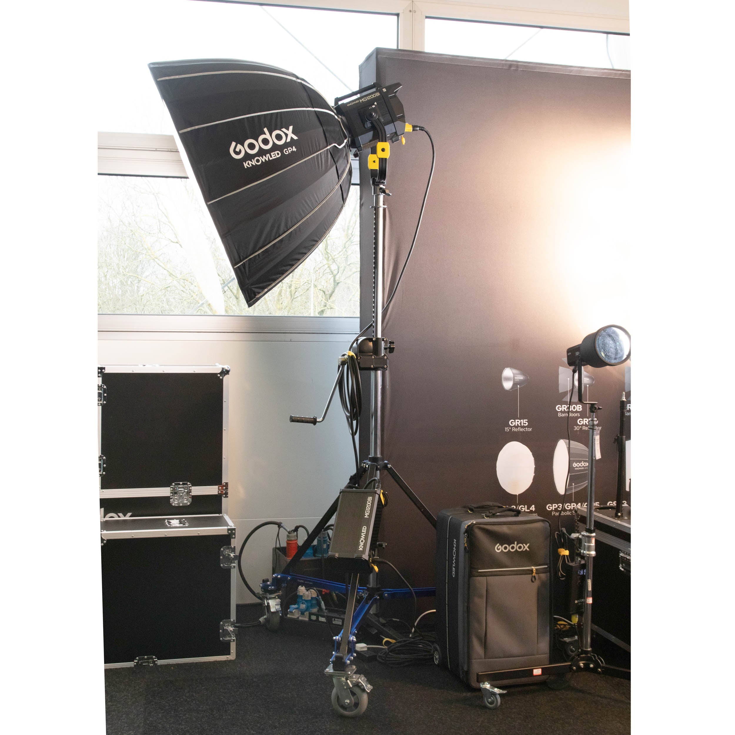170-280cm Heavy Duty Single Riser Stainless Steel Geared Junior Wind Up Stand - Perfect for School Bands, Marching Performances & Outdoor Music Events