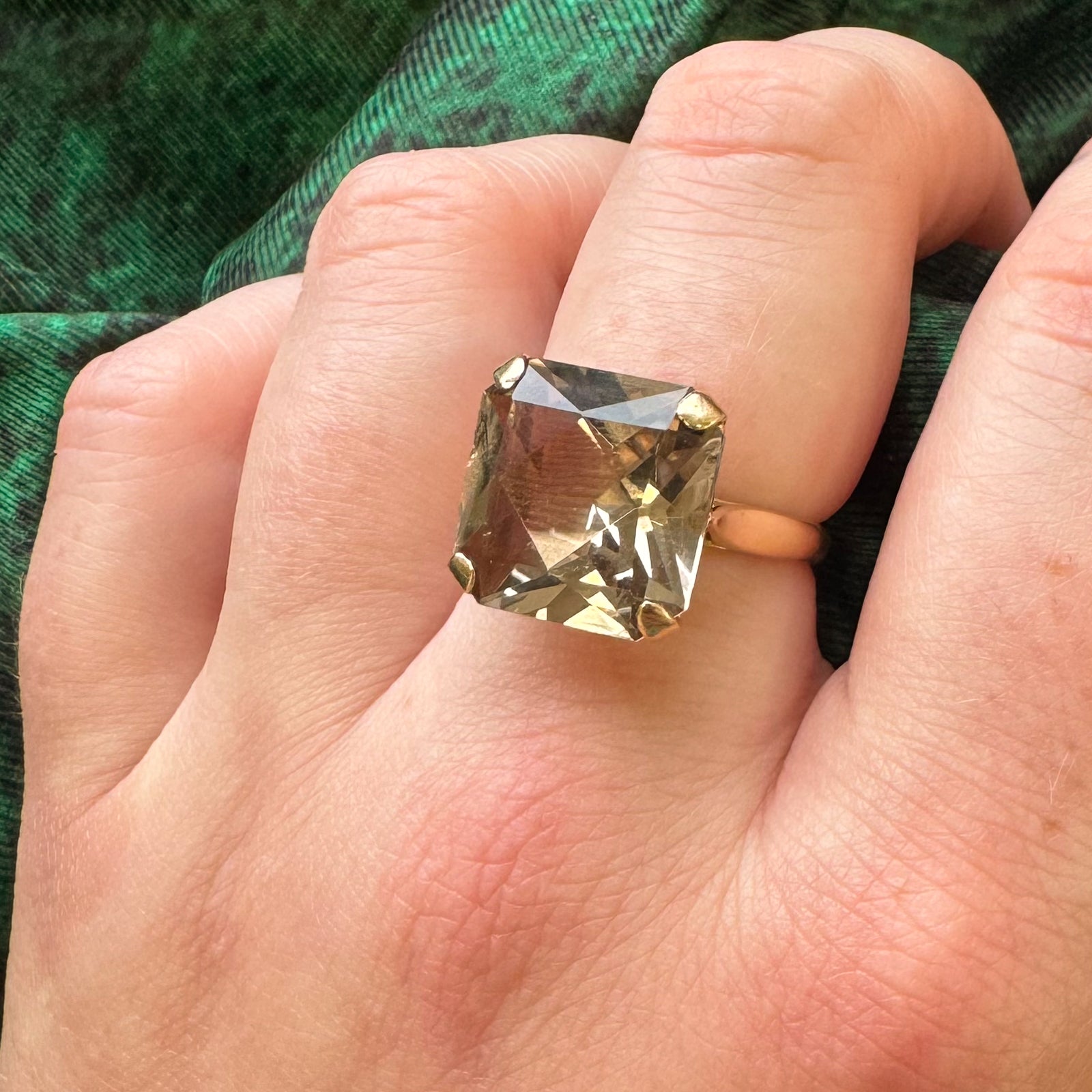 10.00ct Elegant Quartz Cocktail Ring - Size 6.75 | Statement Jewelry for Evening Parties, Weddings & Special Occasions
