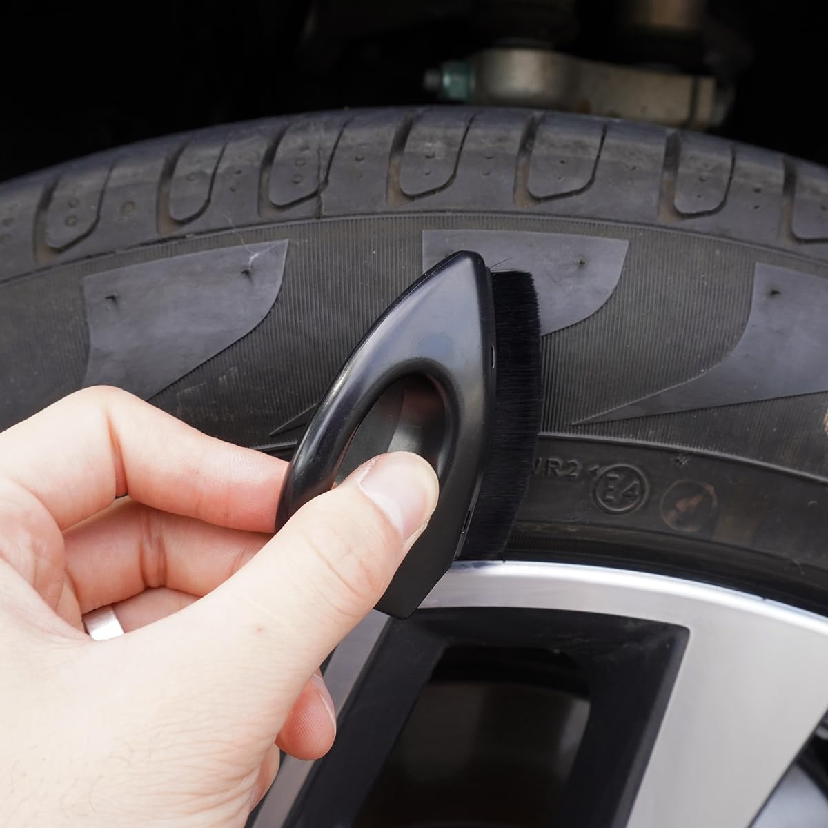Premium Car Tire Shine Applicator Brush - High Density Foam Sponge for Tire Dressing & Detailing - Portable Auto Cleaning Supplies for Cars, Trucks & SUVs - Perfect for DIY Car Wash & Professional Detailing