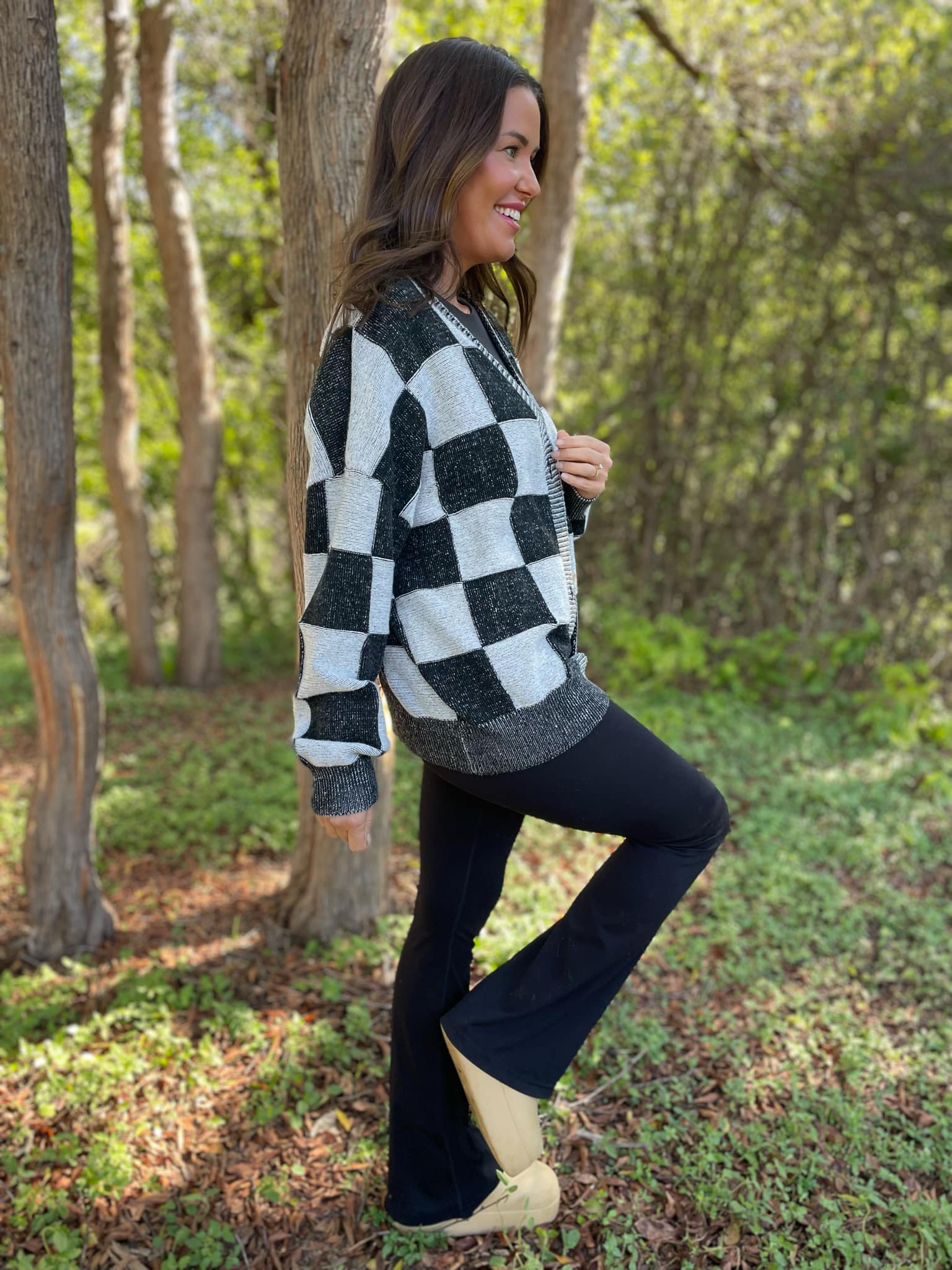 PREORDER: Stylish Checkered Cardigan for Women - 3 Color Options | Cozy Fall & Winter Fashion | Perfect for Casual Outfits, Office Wear & Date Nights