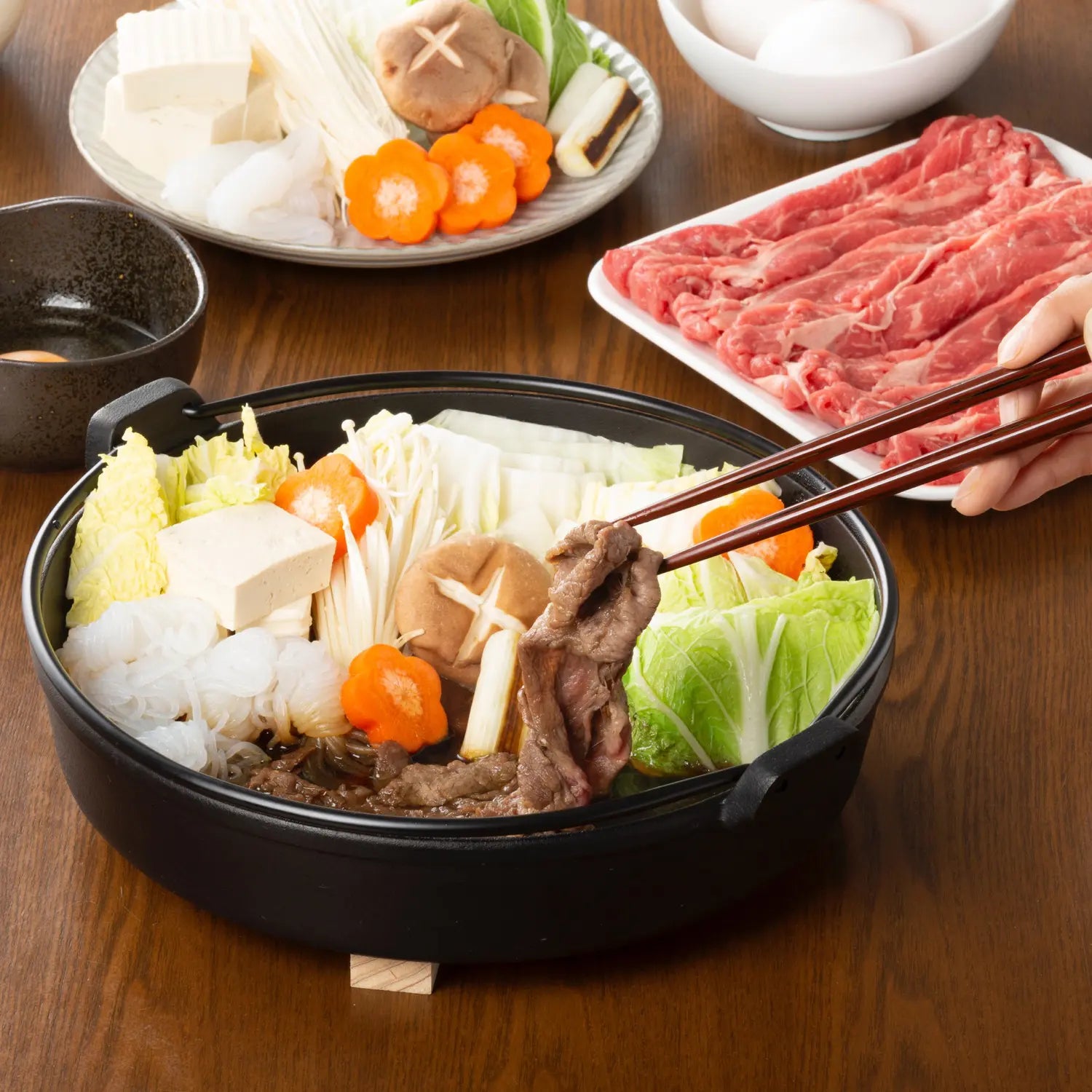 Premium Iwachu Nambu Cast Iron Sukiyaki Pan with Wooden Handle - Authentic Japanese Hot Pot & Tabletop Cooking for Sukiyaki, Shabu Shabu & More