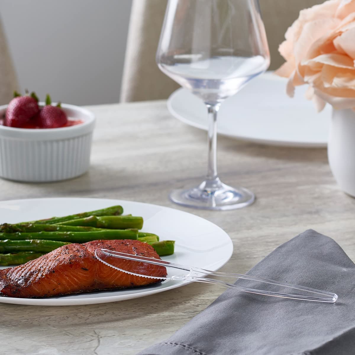KEYSEACRO 100 Pack Reusable Plastic Knives - Durable & Eco-Friendly Cutlery for Family Parties, BBQs, Picnics & Outdoor Dining (BPA-Free, Dishwasher Safe) - Perfect for Camping, Travel & Catering Events