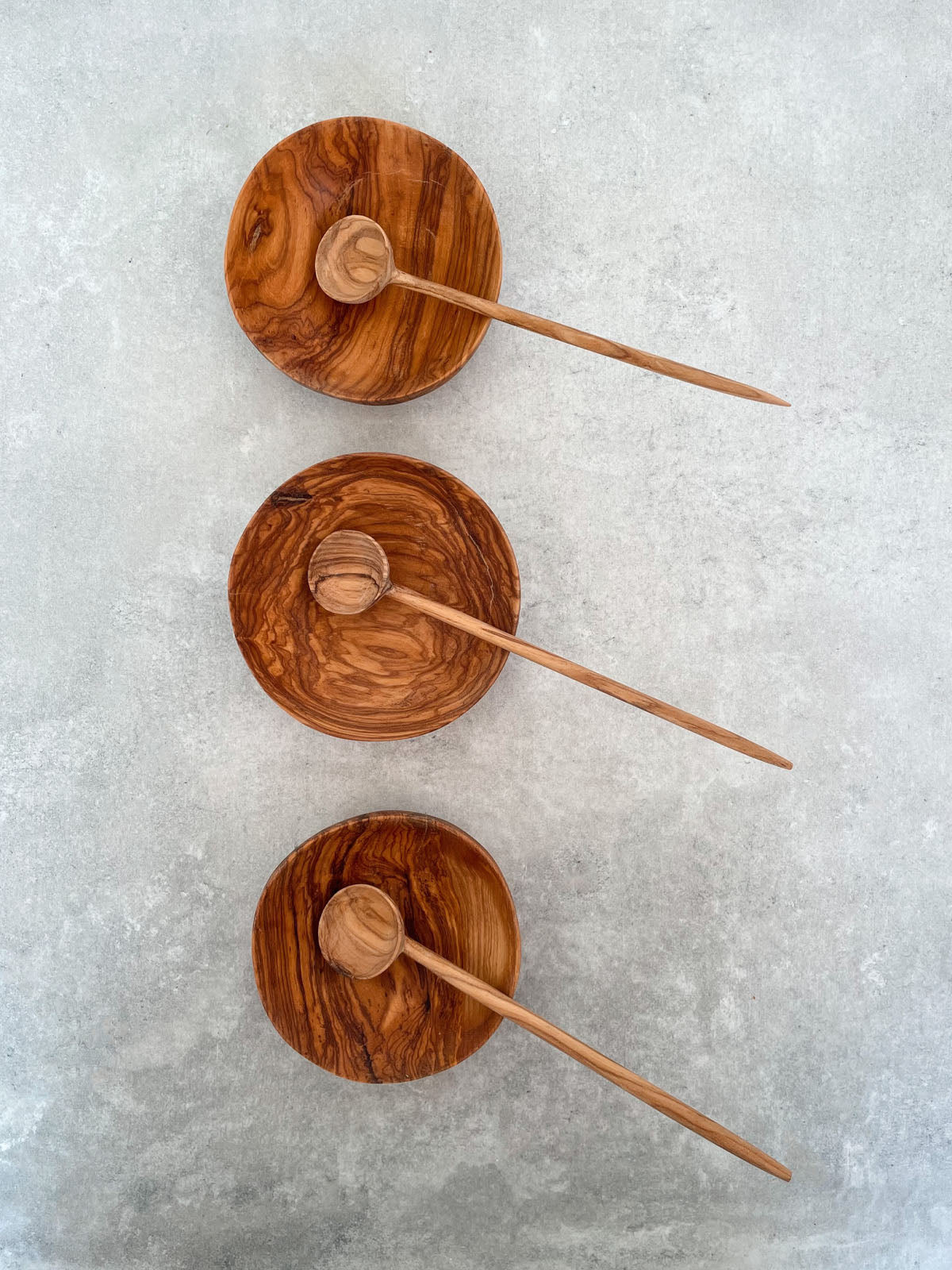 Handcrafted Olive Wood Bowl - Natural, Durable & Eco-Friendly Kitchenware for Serving, Salad, Fruit & Decor | Perfect for Home, Restaurants & Gifts