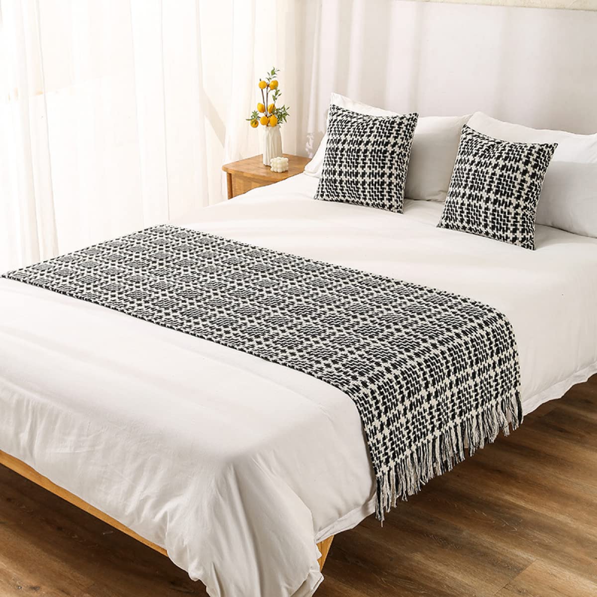 Luxury Knitted Bed Runner with Tassels - Soft Plaid Bed Scarf & Hotel Style Blanket for King/Queen/Twin Beds | Perfect for Bedroom Decor, Foot of Bed Accent & Hotel Luxury Experience