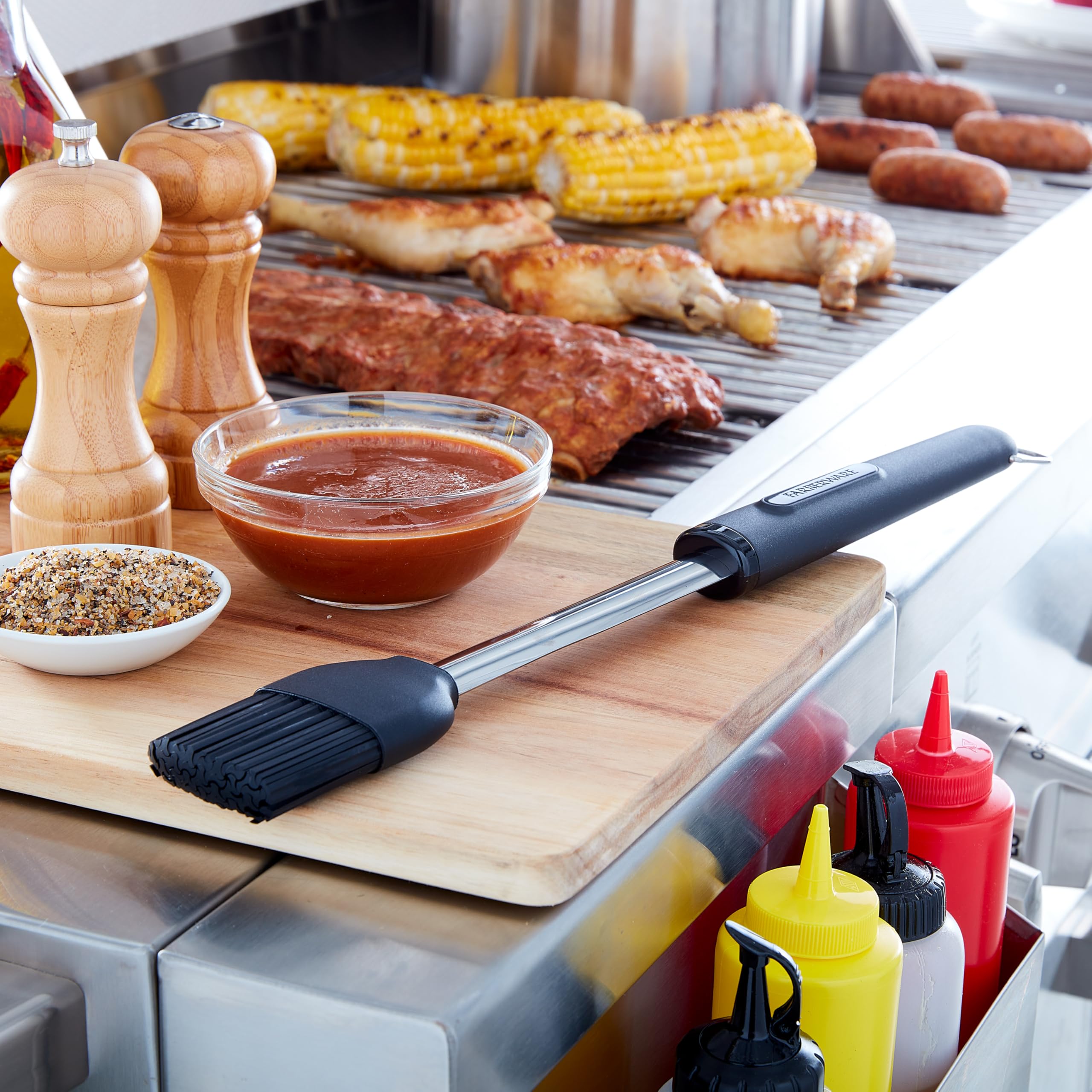 Farberware BBQ Basting Brush with Flexible Silicone Handle - Perfect for Grilling, Roasting, Basting Meats, Vegetables & Seafood - Dishwasher Safe & Includes Storage Ring - Ideal for Backyard BBQs, Camping & Outdoor Cooking