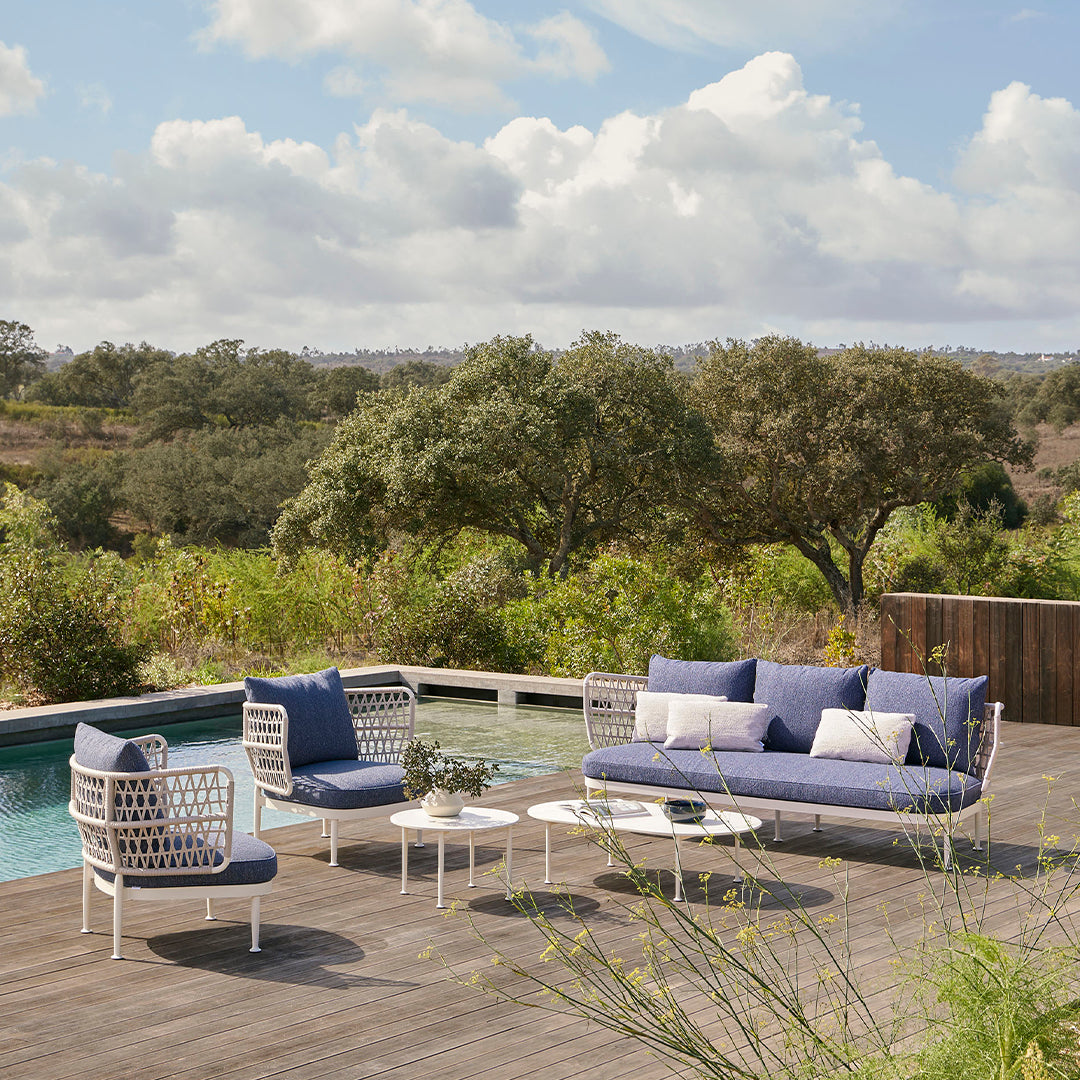 Curio Outdoor Coffee Table - Round Weather-Resistant Patio Furniture for Garden, Deck, and Poolside Relaxation