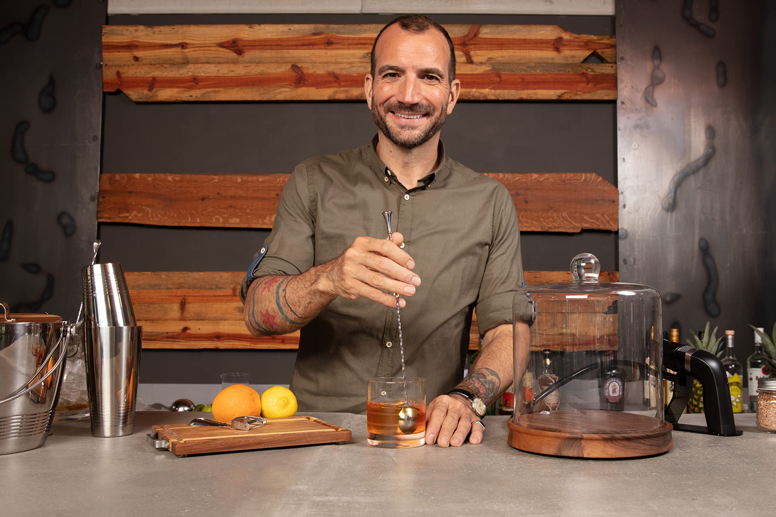 Premium Glass Smoke Cloche with Handheld Smoker & Wood Chips - Elegant Cocktail, Charcuterie & Food Display Cover - Perfect for Home Bars, Gourmet Dining & Entertaining