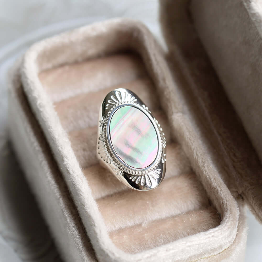 Vintage Retro Paua Abalone Shell Black Mother of Pearl Statement Ring | HJ289 | Perfect for Boho Fashion, Beach Weddings & Unique Gift Giving