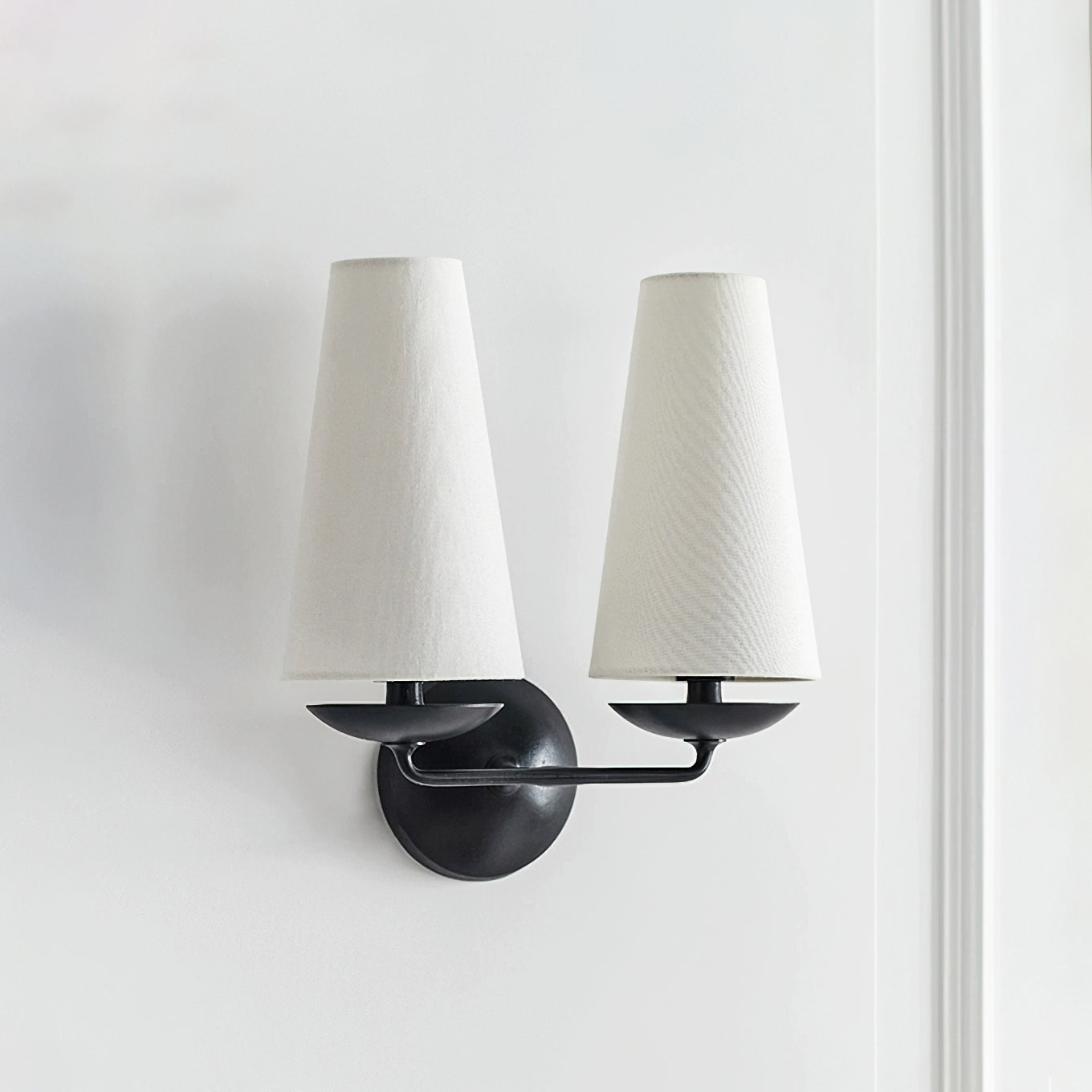 Merri Wall Lamp - Modern LED Sconce Light Fixture for Bedroom, Living Room & Hallway - Energy Efficient Dimmable Wall Lighting for Home Decor