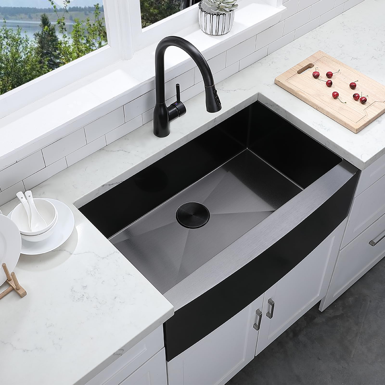 33 Inch Black Farmhouse Sink - Single Bowl Black Stainless Steel Apron Kitchen Sink with Dish Grid & Strainer - Modern Farmhouse Style for Rustic & Contemporary Kitchens - Perfect for Cooking, Washing Dishes & Food Prep