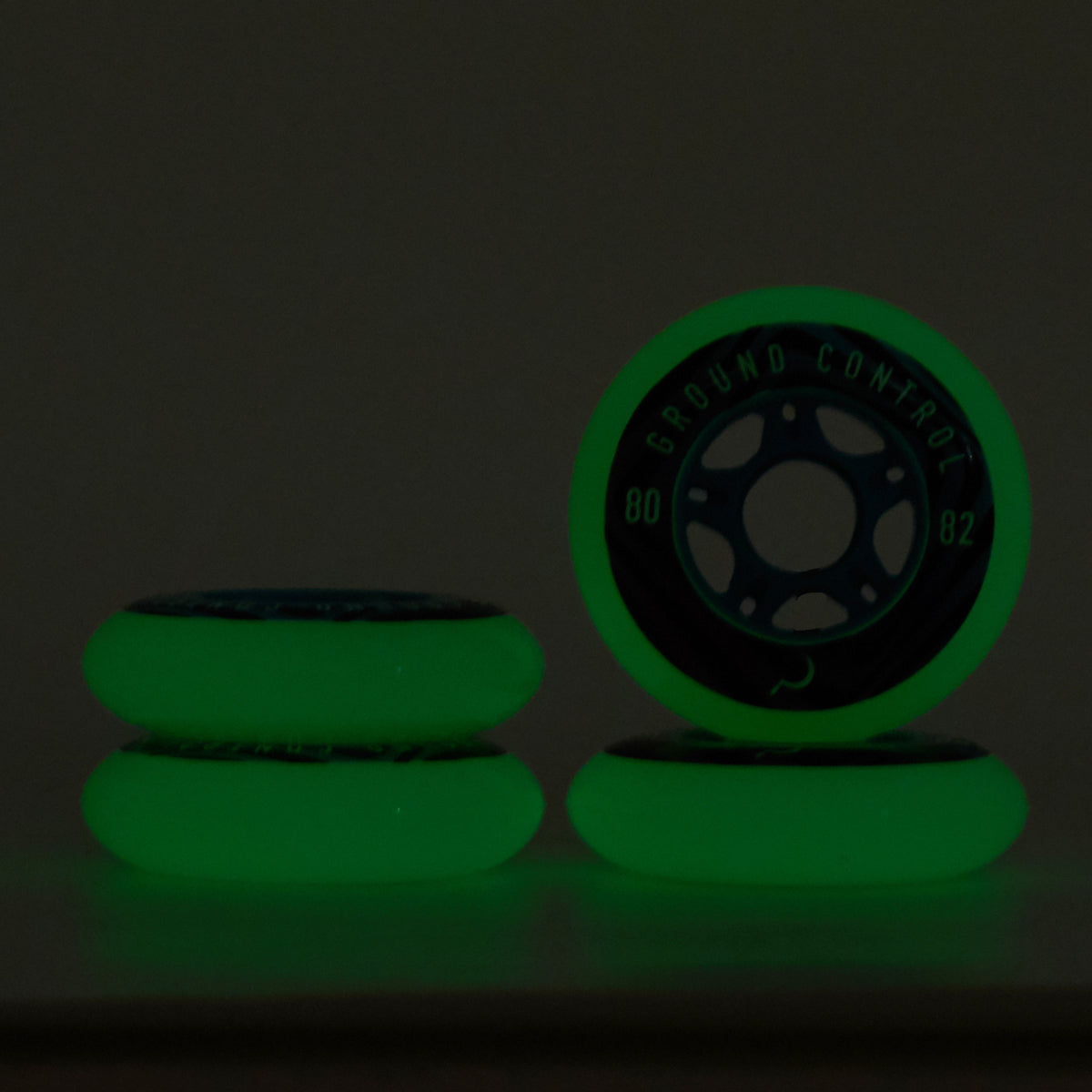 Ground Control Glow Wheels 80mm 82a Turquoise Core - Longboard Skateboard Wheels for Night Riding & Cruising - Perfect for Smooth Pavement & Urban Commuting