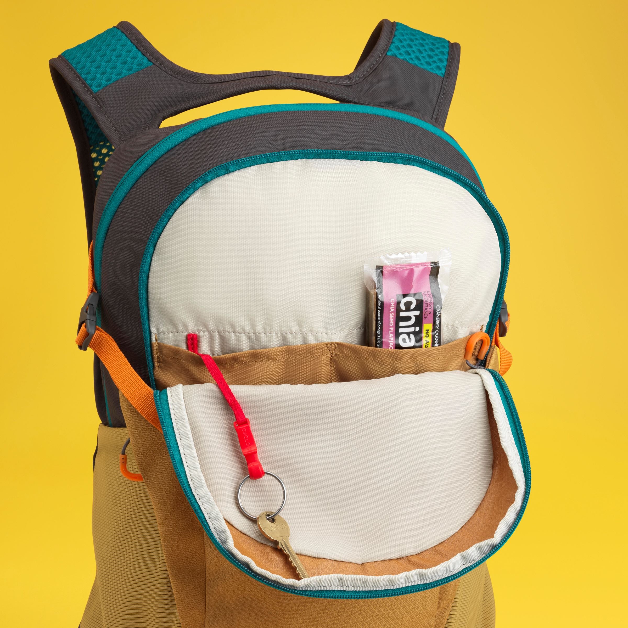 Osprey Daylite Everyday Backpack - Lightweight Hiking & Travel Daypack for Men & Women - Perfect for Commuting, School & Outdoor Adventures