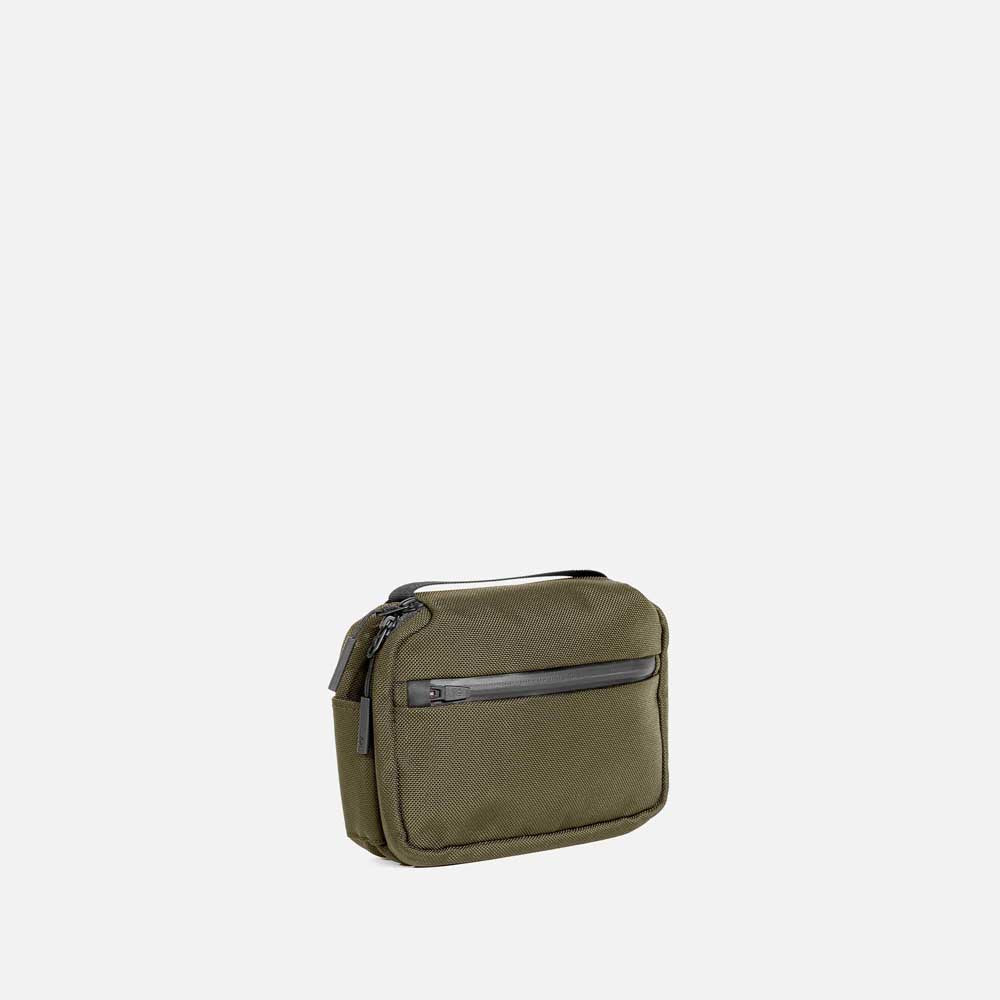 Premium Travel Kit Set - Compact & Lightweight Toiletry Bag for Men & Women - Perfect for Airplane, Camping & Business Trips - Includes TSA Approved Clear Bottles & Essential Accessories