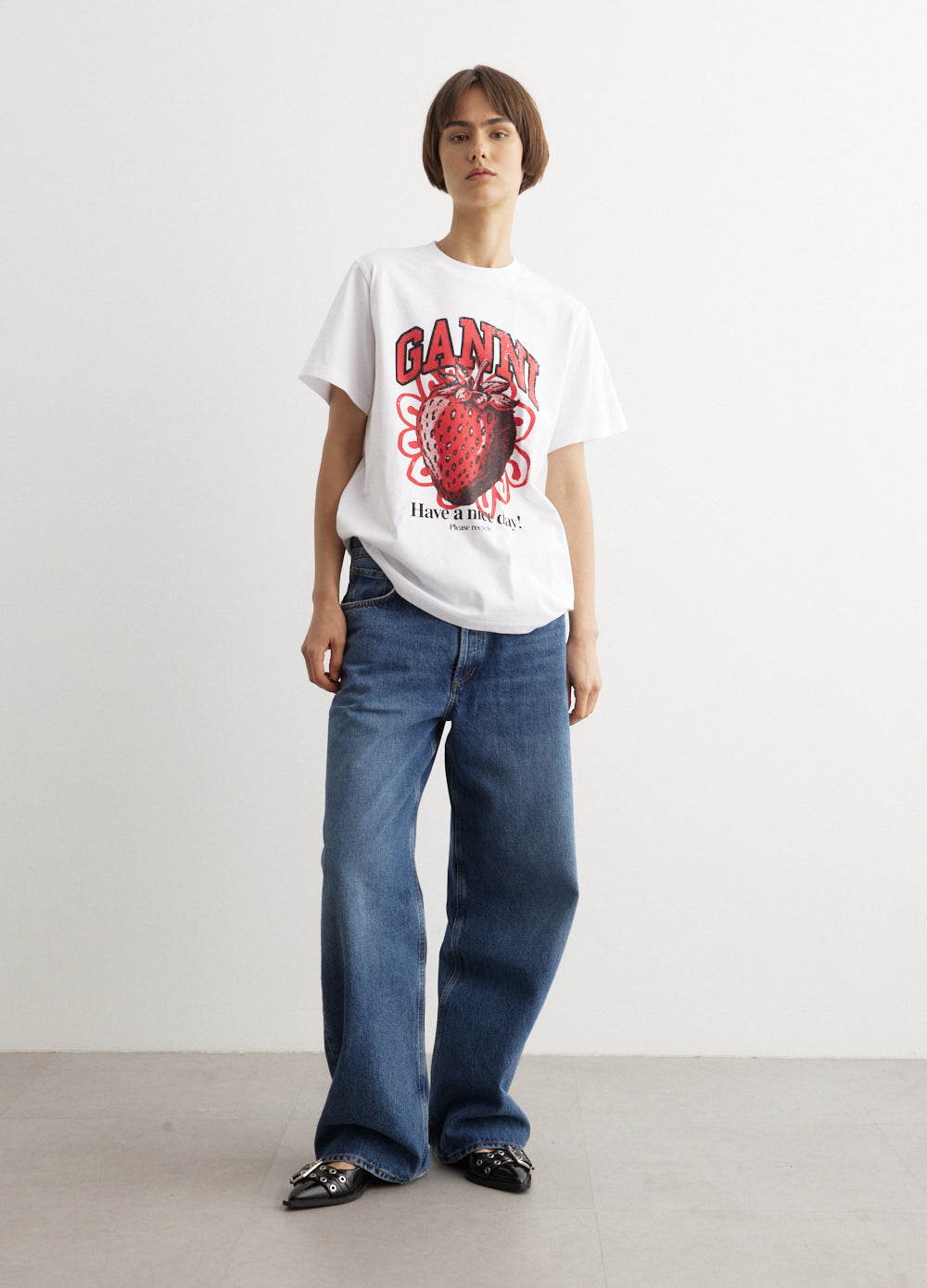Comfortable Basic Jersey Strawberry Print Relaxed Fit T-Shirt - Casual Wear for Summer Outings and Everyday Comfort