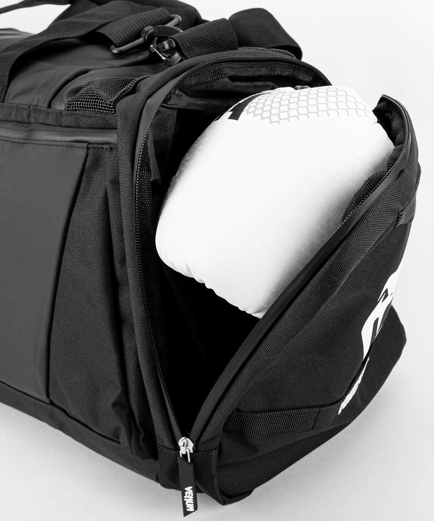 VENUM Trainer Lite Evo Sports Bag - Durable MMA & Boxing Gym Bag for Training, Travel & Competition - Perfect for Fighters, Athletes & Fitness Enthusiasts