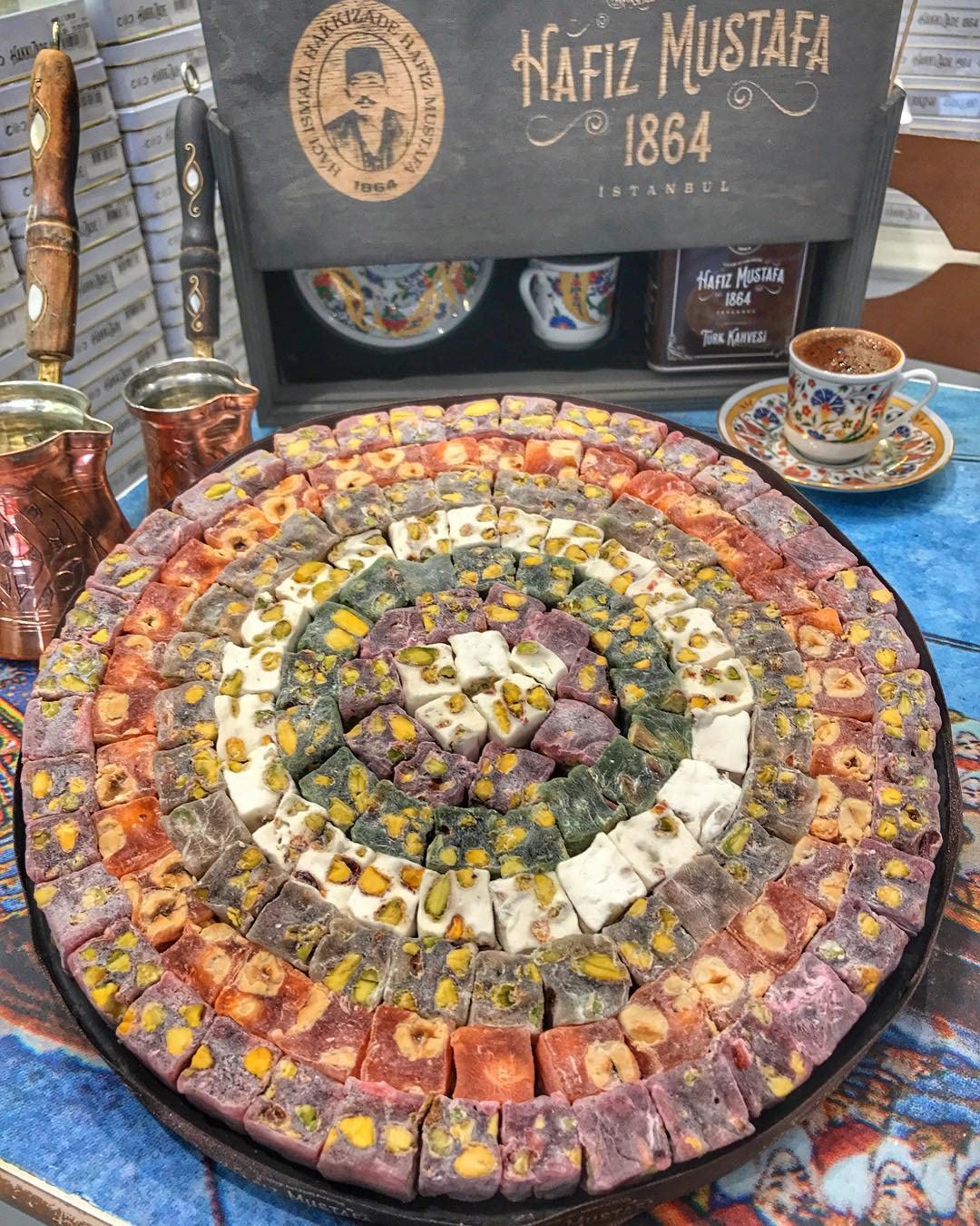 Hafiz Mustafa 1864 Istanbul - Authentic Turkish Delight Gift Box | Pistachio, Hazelnut & Mixed Fruit Flavors | Premium Turkish Dessert & Sweet Snacks | Perfect for Birthdays, Christmas, Anniversaries & Parties | Gourmet Treat from Turkey for Home, Office & Holiday Celebrations
