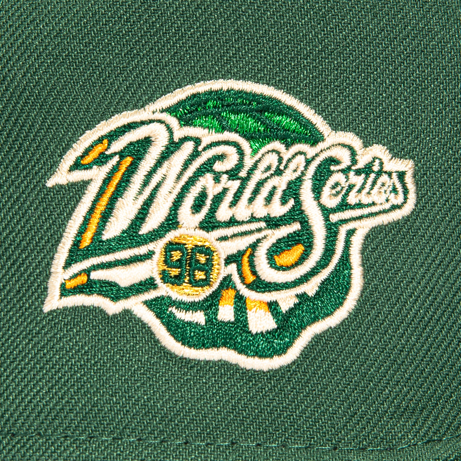 New Era 59Fifty New York Yankees 1998 World Series Patch Script Baseball Cap - Green & Metallic Gold - MLB Officially Licensed Hat for Baseball Fans & Sports Collectors - Perfect for Games, Gifts & Streetwear Fashion