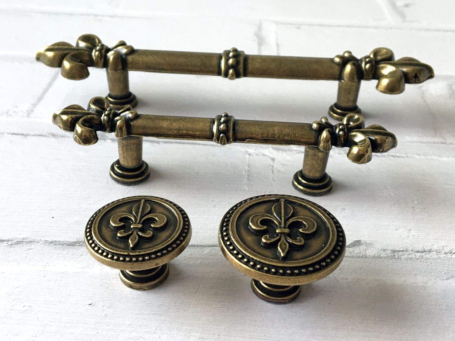 Vintage Bronze Fleur De Lis Knob - 1.1
