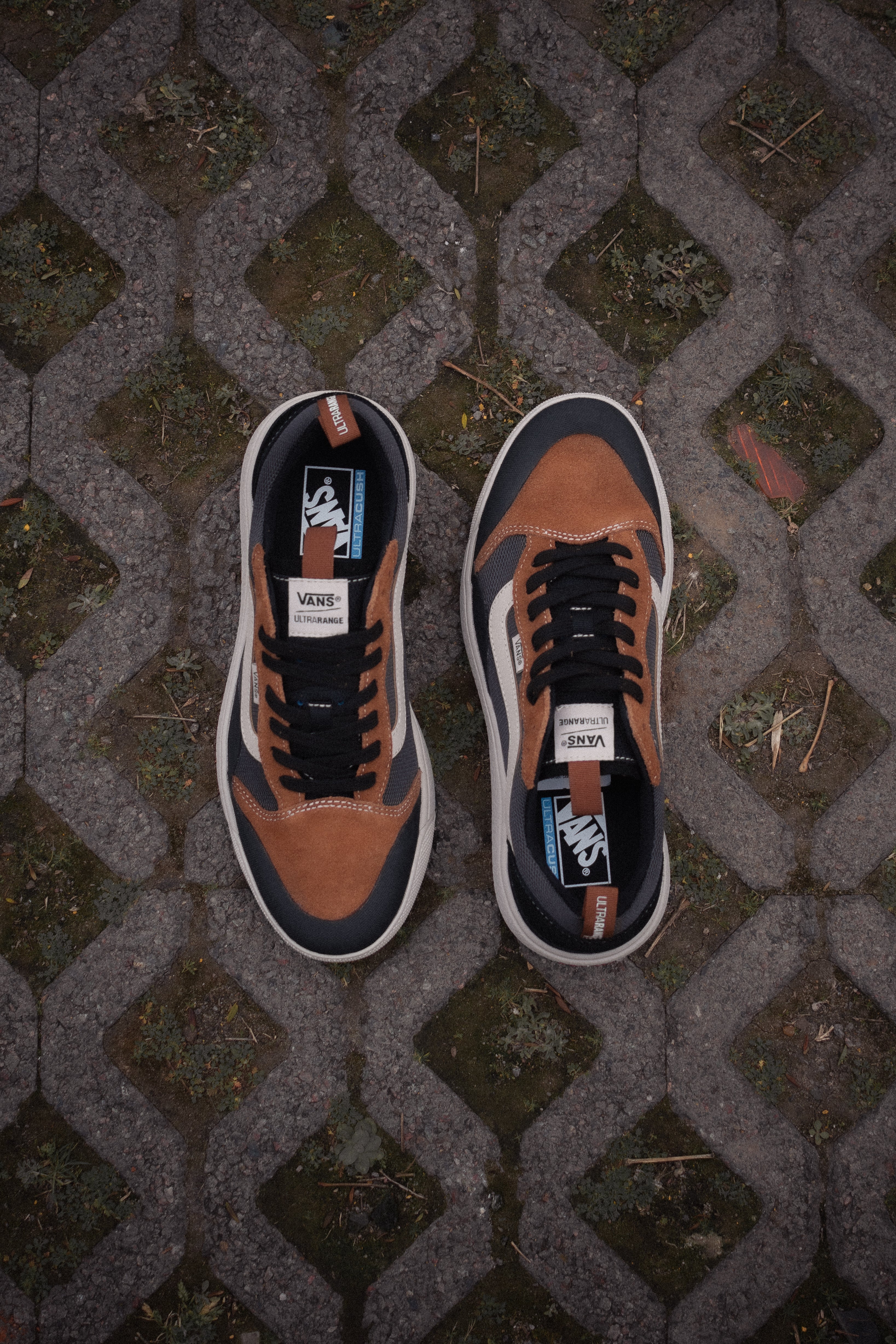 Vans Ultrarange Exo SE DRM Skate Shoes - Lightweight & Durable Sneakers for Men & Women - Perfect for Skateboarding, Running & Casual Wear