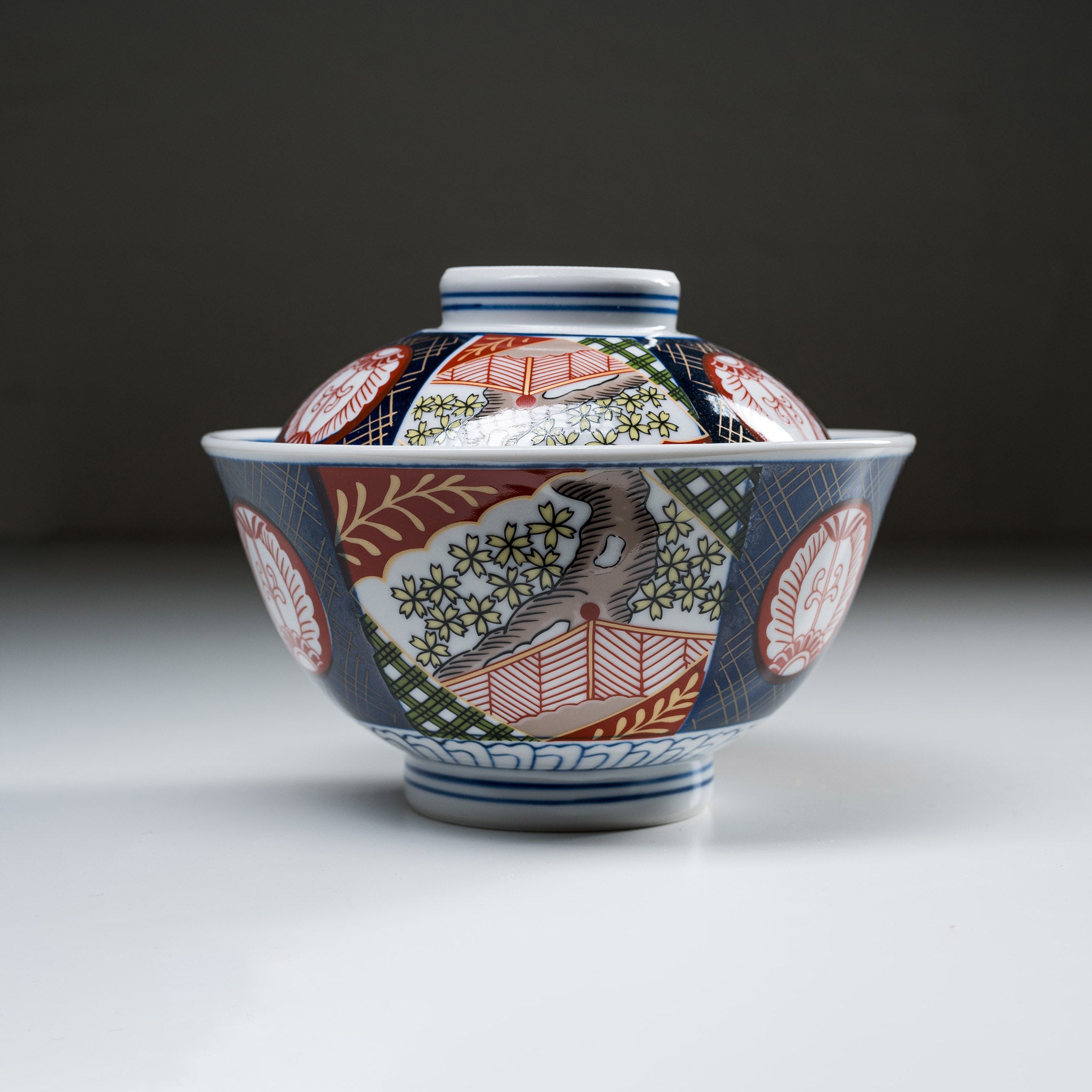 Premium Mino Ware Donburi Bowl with Lid - 16cm Japanese Ceramic Rice & Soup Bowl for Home Dining, Ramen, and Asian Cuisine